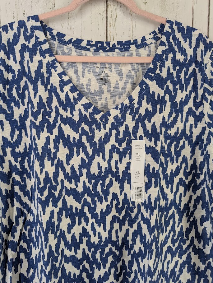 Sonoma Size XL The Everyday Tee Blue White Pattern Short Sleeve V Neck Top NWT