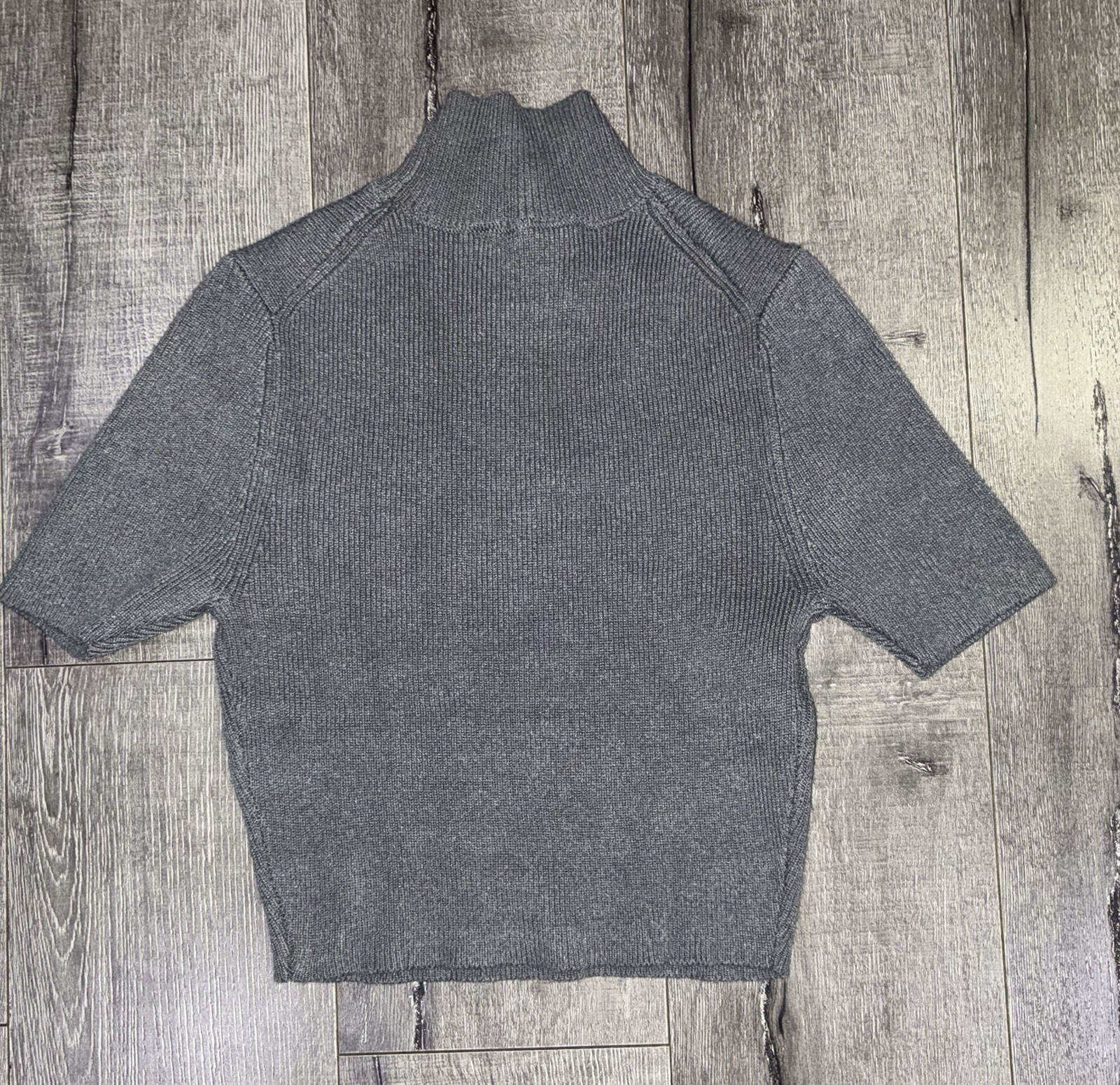 Zara New With Tags Women’s Gray Crop Top Size Large #187