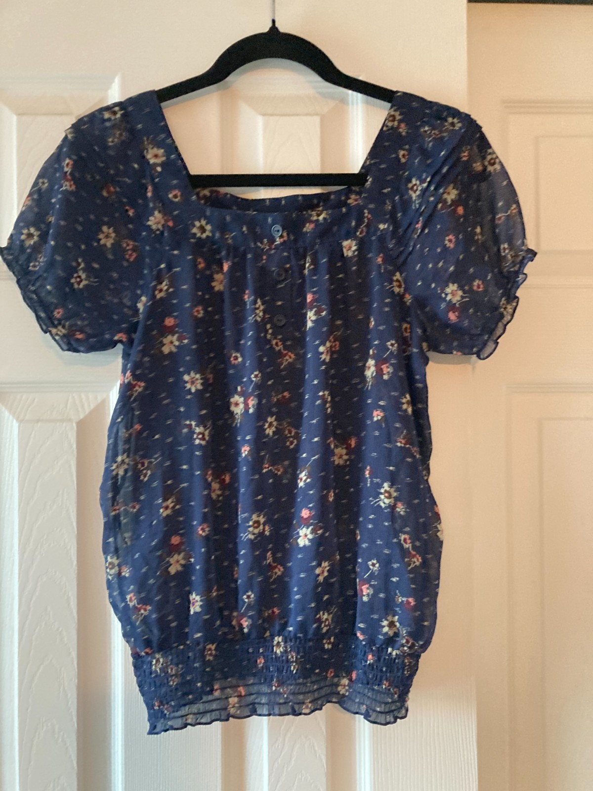 Lot of women’s medium tops and dresses 5pc +1 bonus