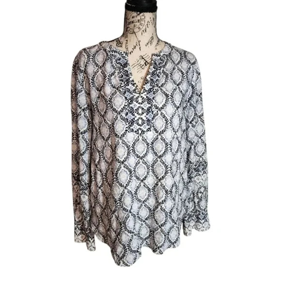 LOFT Blue White Tile Medallion Print Blouse, Size X-Small