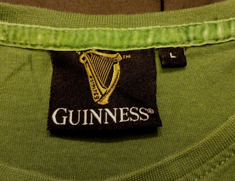 Women’s Lg Guinness Brewing Spellout Banded Arm Beer Collection Crop Top Shirt