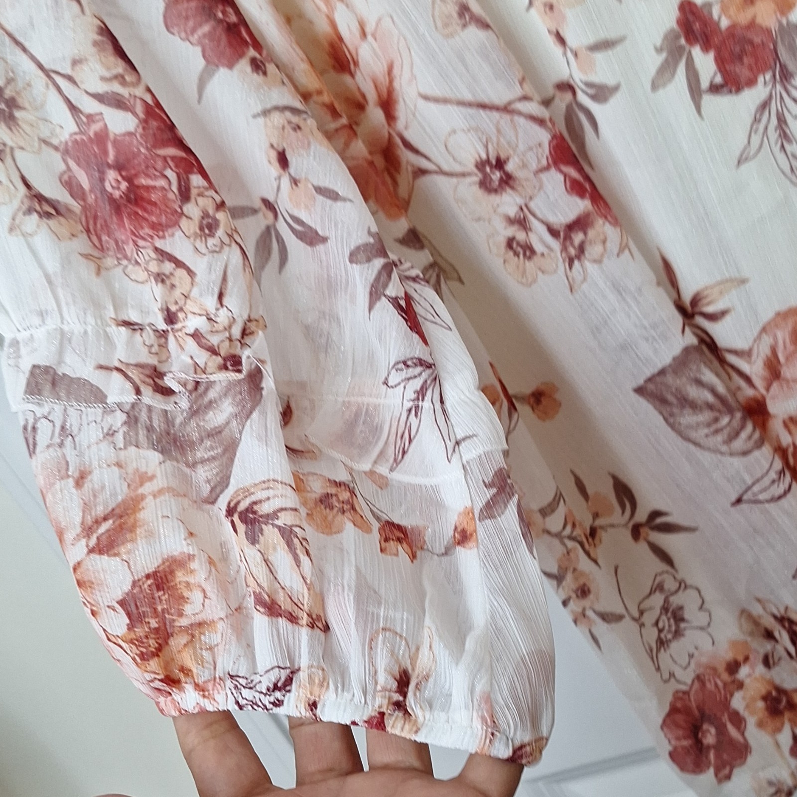 Kate and Lily Womens 3X Ivory Pink Floral Chiffon Balloon Sleeve V-Neck Blouse