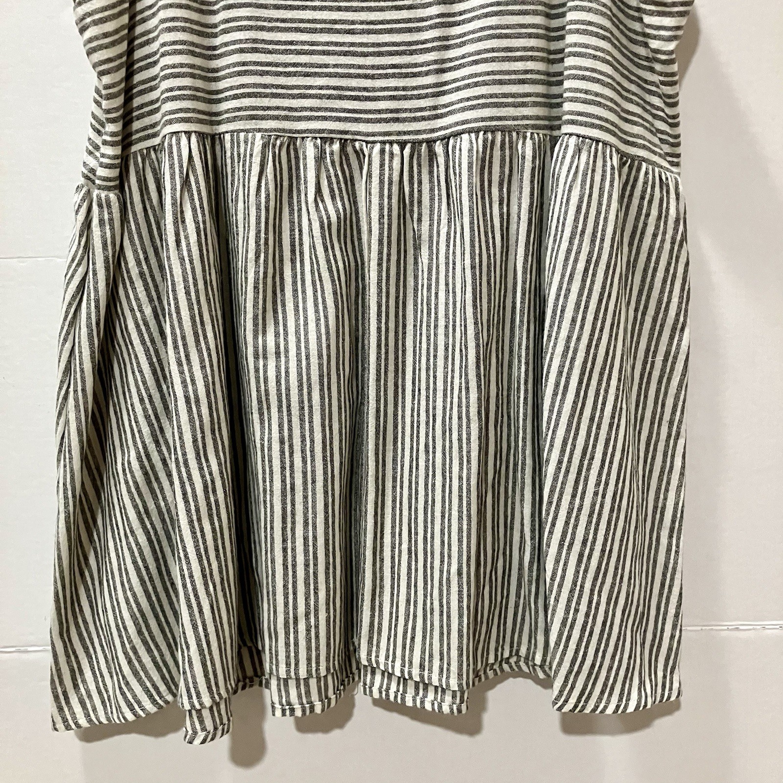 Southern Stitch Sleeveless Tunic Blouse Women’s M Gray Stripe Embroidered Boho