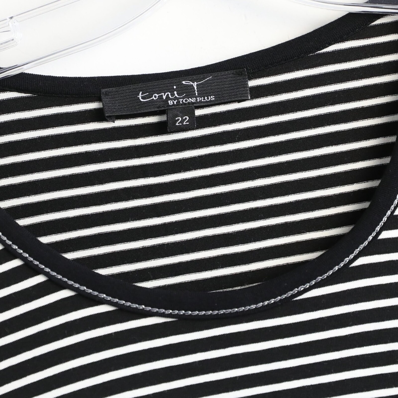 Toni T Plus Top black striped print 22 stretch tunic comfy decorative zipper