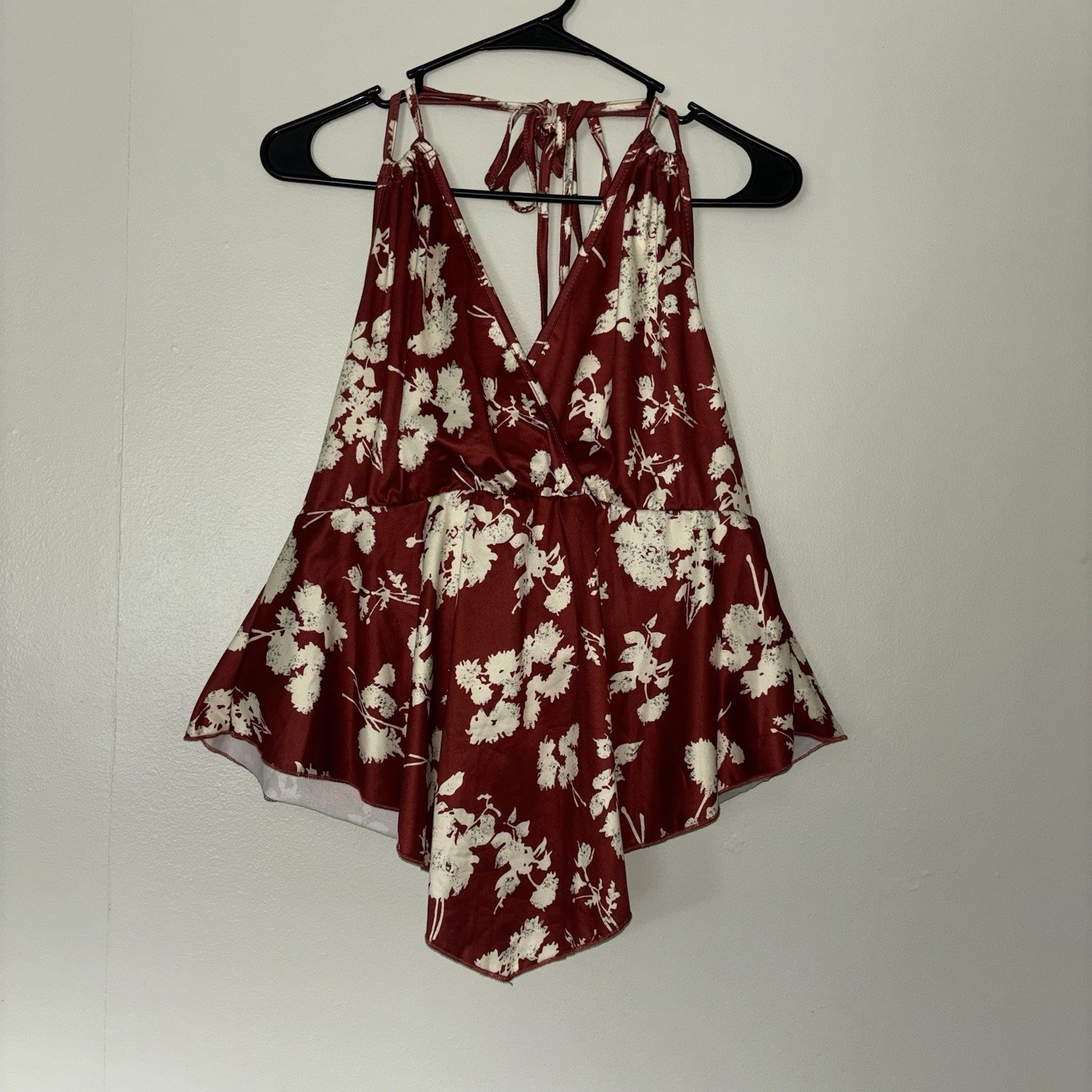 SHEIN Curve Red and White Floral Top