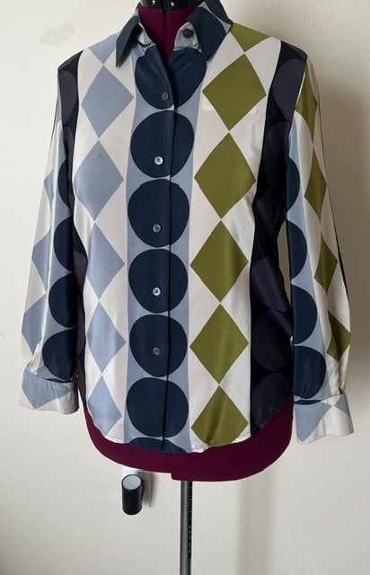 VTG Linda Allard Ellen Tracy Women 100% silk long sleeve Geometric blouse Size 8