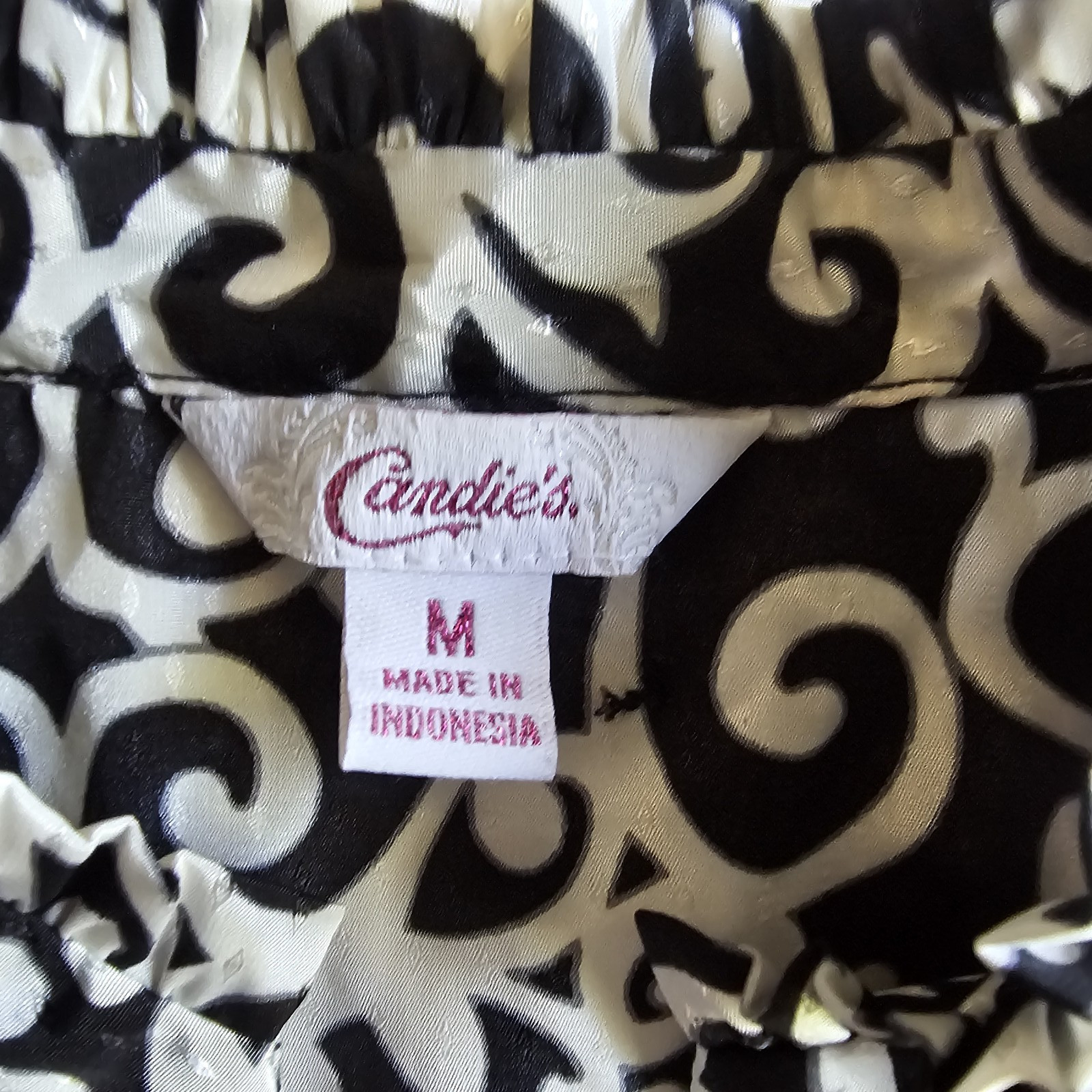 CANDIES Ruffle Blouse M Black White Damask Scroll Print Y2K Office Siren Goth