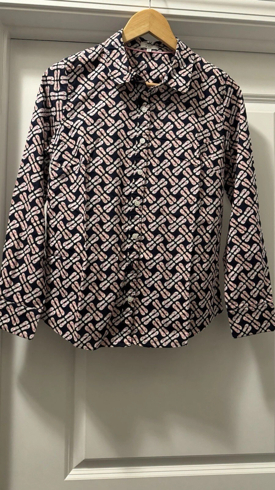 Crown & Ivy Flip Flop Sandals Print Button Up Long Sleeve Blouse Women’s Size M