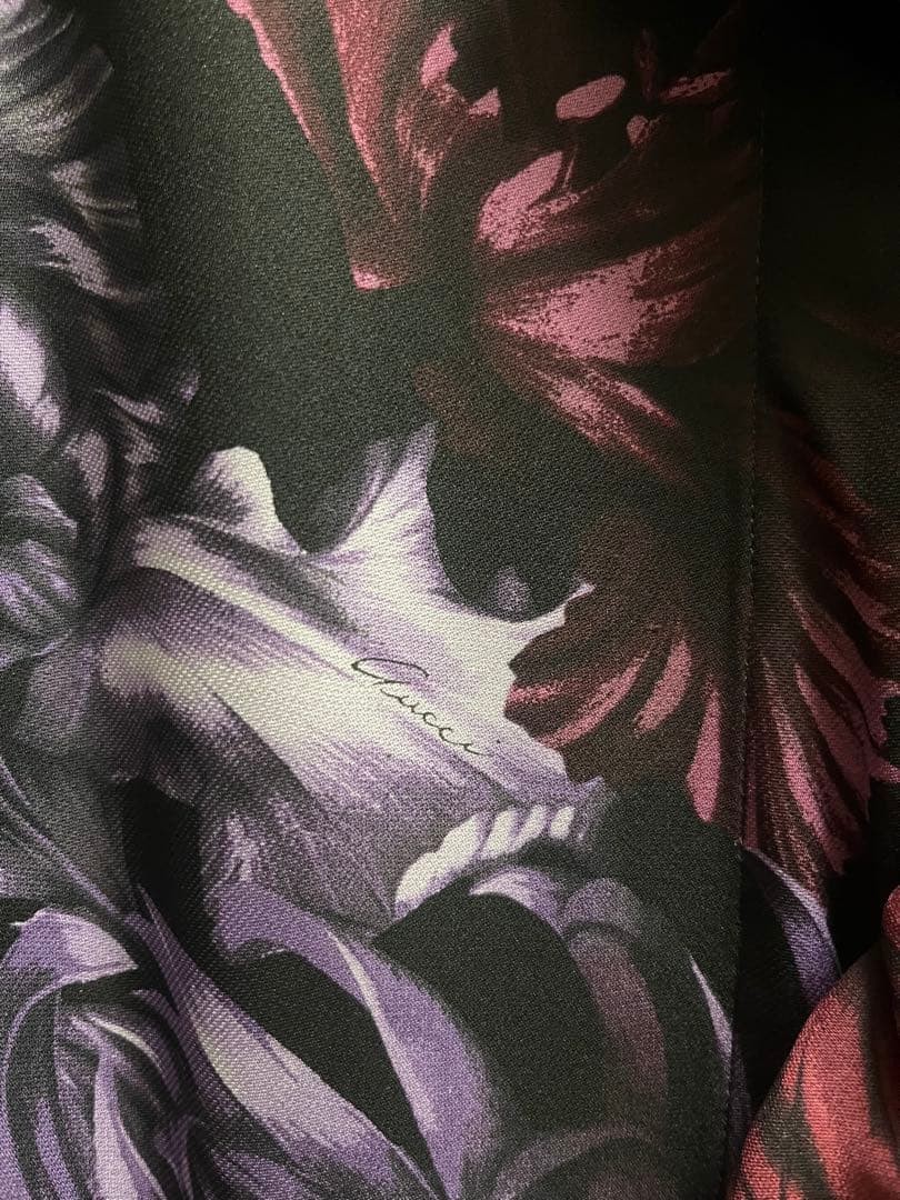 GUCCI Silk Blouse Purple Floral Print Size 40 65cm Long Sleeve