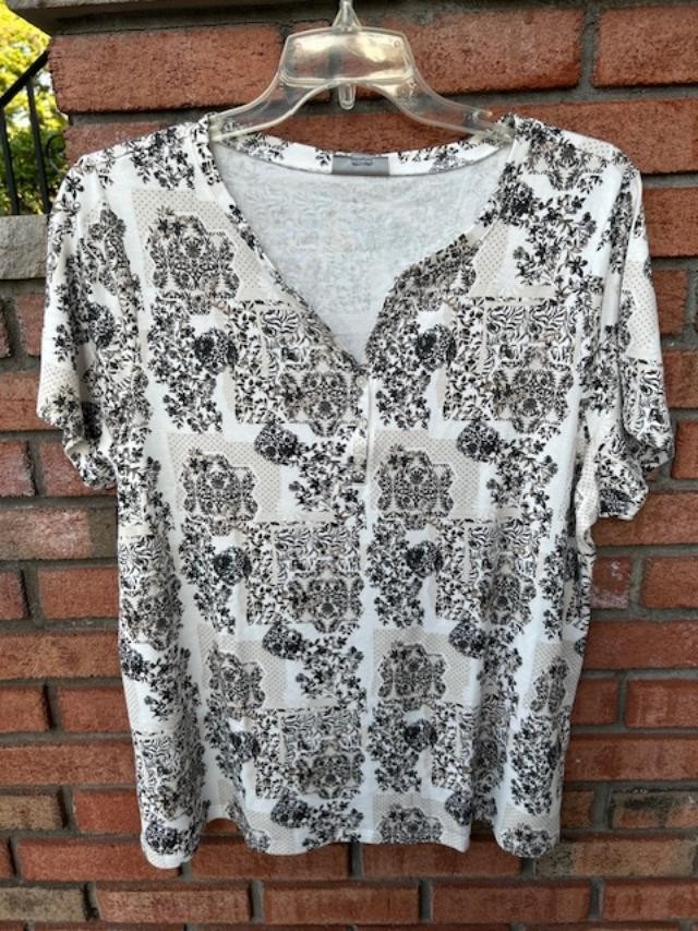 New $19.99 Tags NWT STYLE & CO Cream/Black Floral Short Sleeve Henley Top 3X