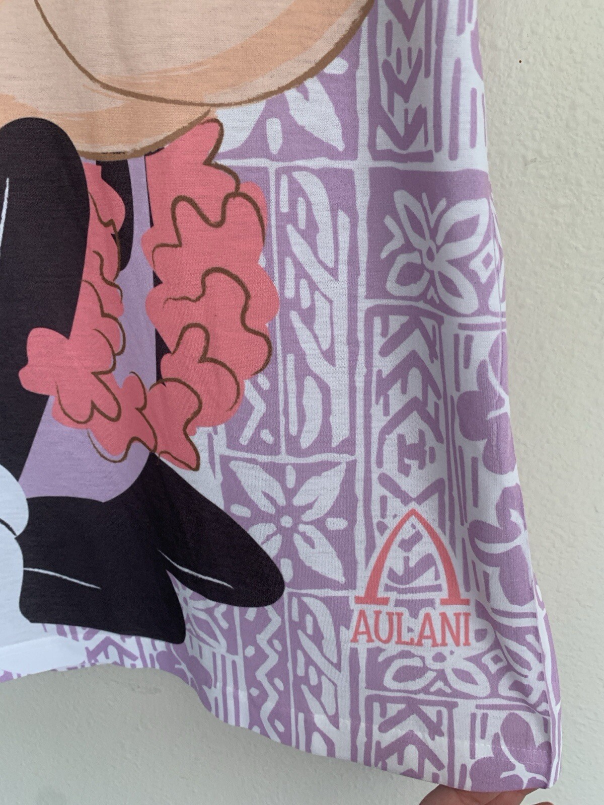 L Aulani Resort Hawaiian Minnie Mouse T-Shirt Aloha Disney Tee Women Large