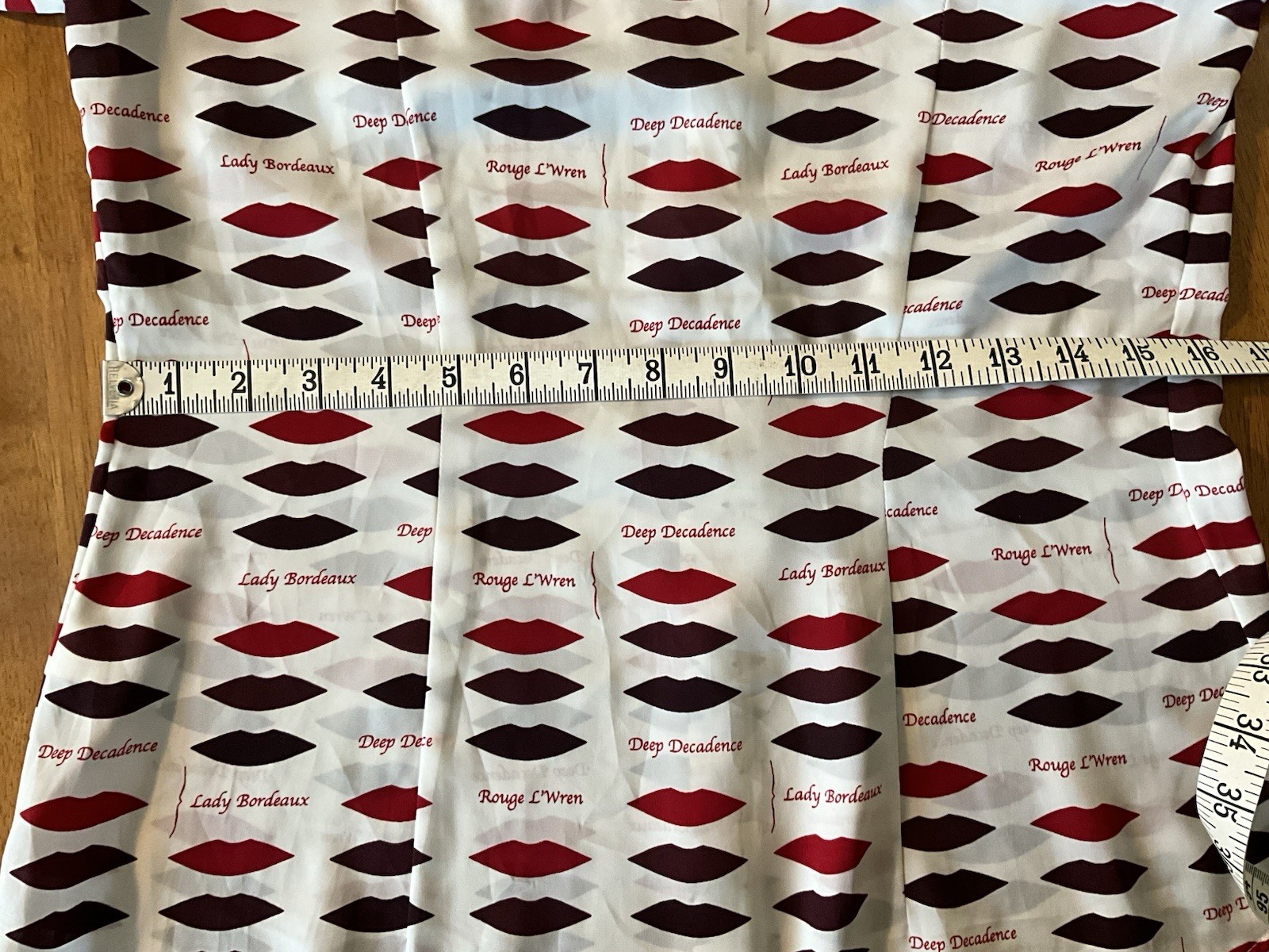Banana Republic L’Wren Scott Blouse Women’s Sz4 Red Lips Lipstick Whimsical
