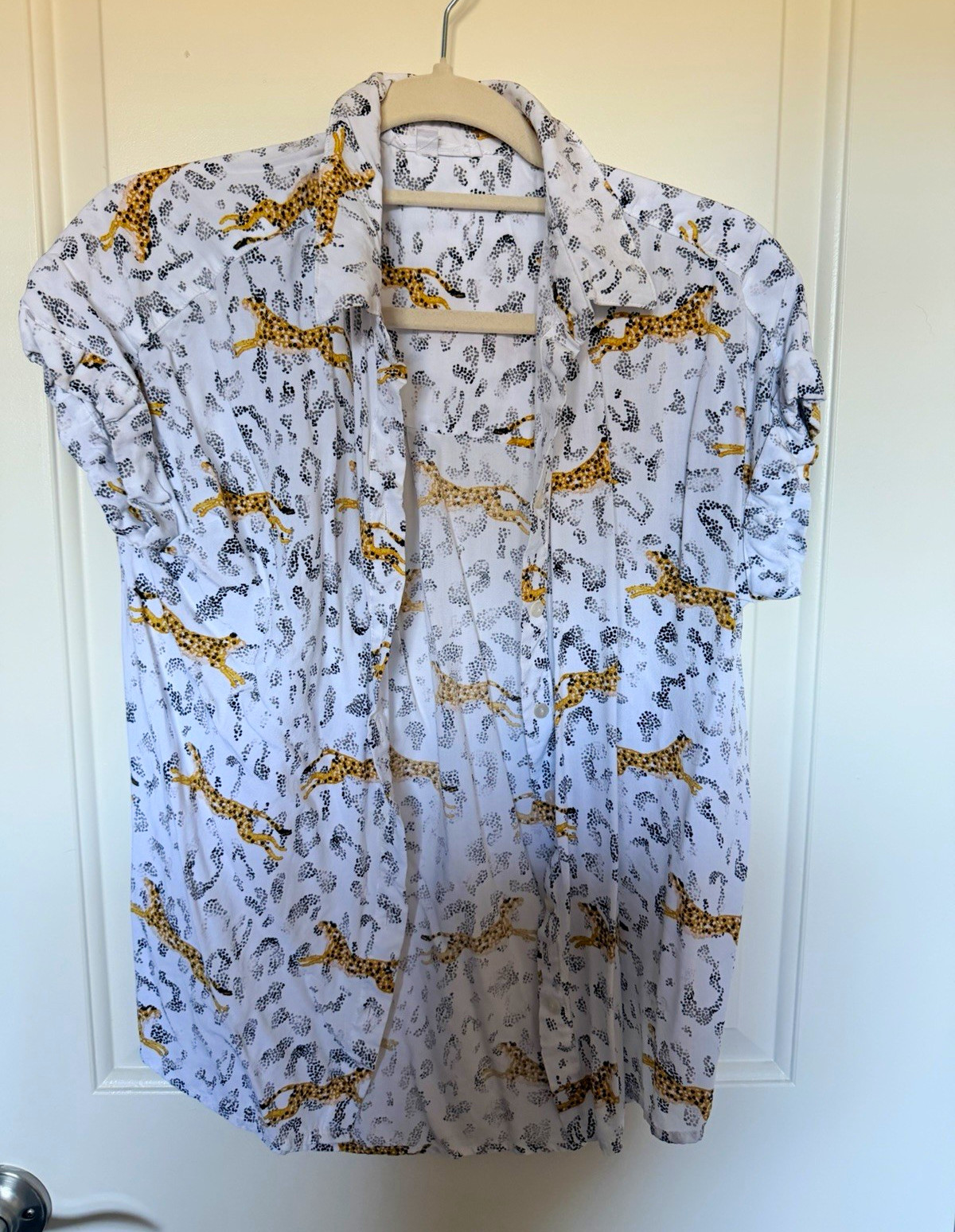 Jane + Delancey Women’s Button-Up Blouse M White Animal Print Collared