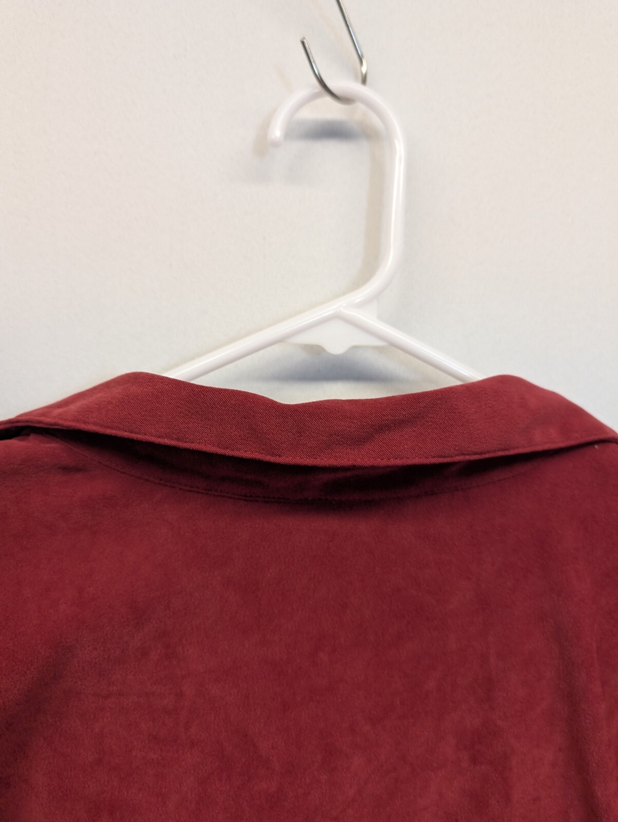 Cascade Blues. Red Rust, long sleeve, crystal button up front top. size L