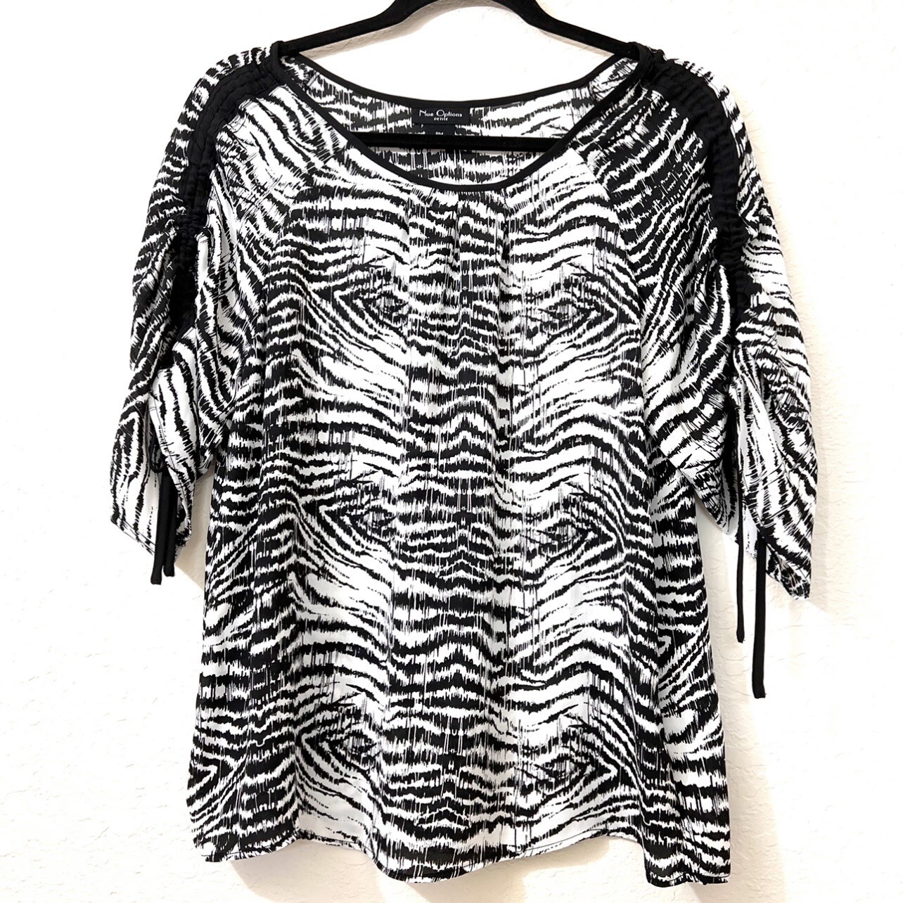 NUE OPTIONS Women Size PM Blouse Top Animal Print 3/4 Slv Black White Semi Sheer