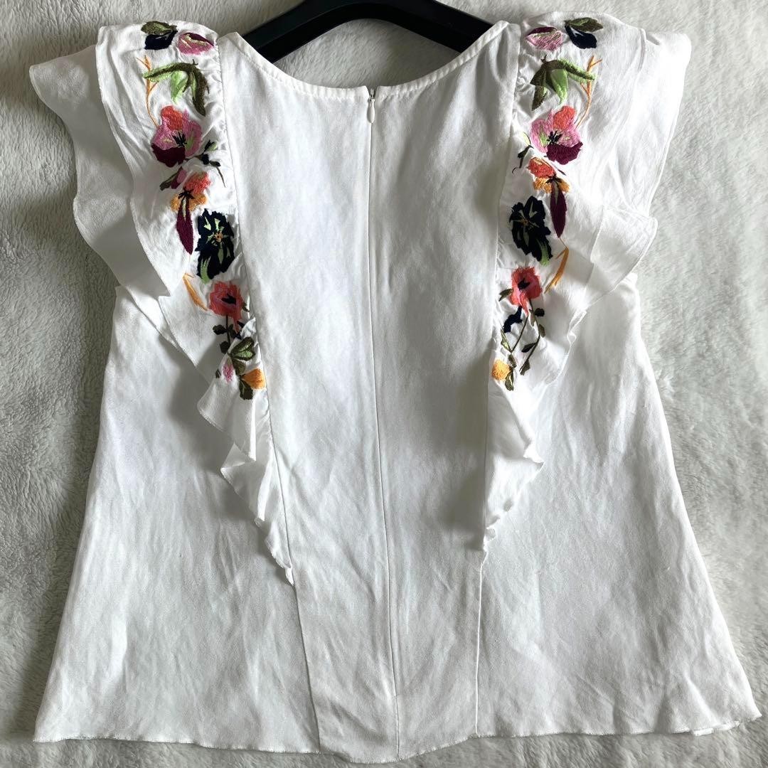 Lanvin en Bleu Linen Floral Embroidered Ruffle Top Size 38 White Made in Japan