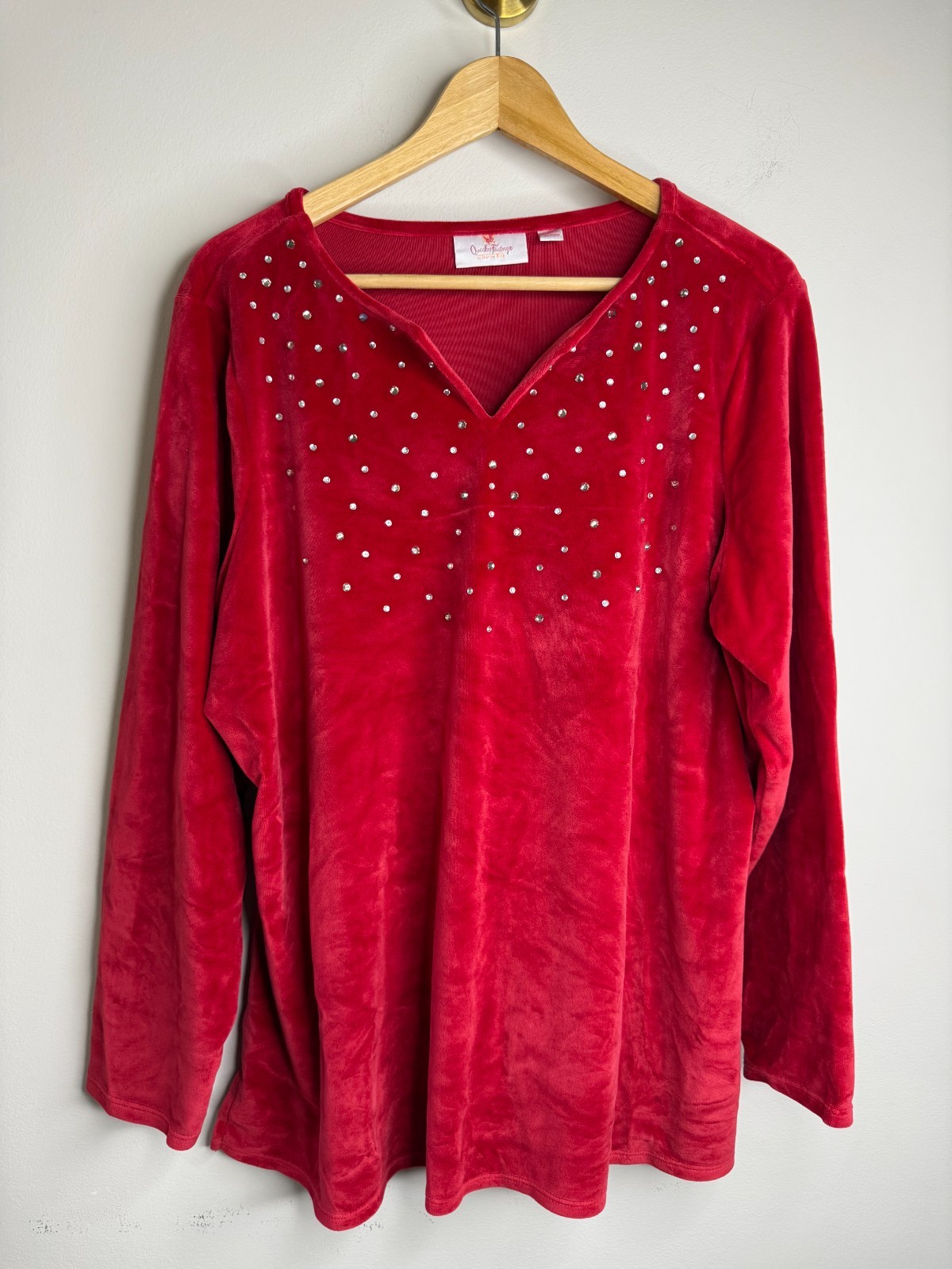 Quacker Factory Sparkle & Shine Split Neck Long sleeve Velour Tunic Ruby, L 828G