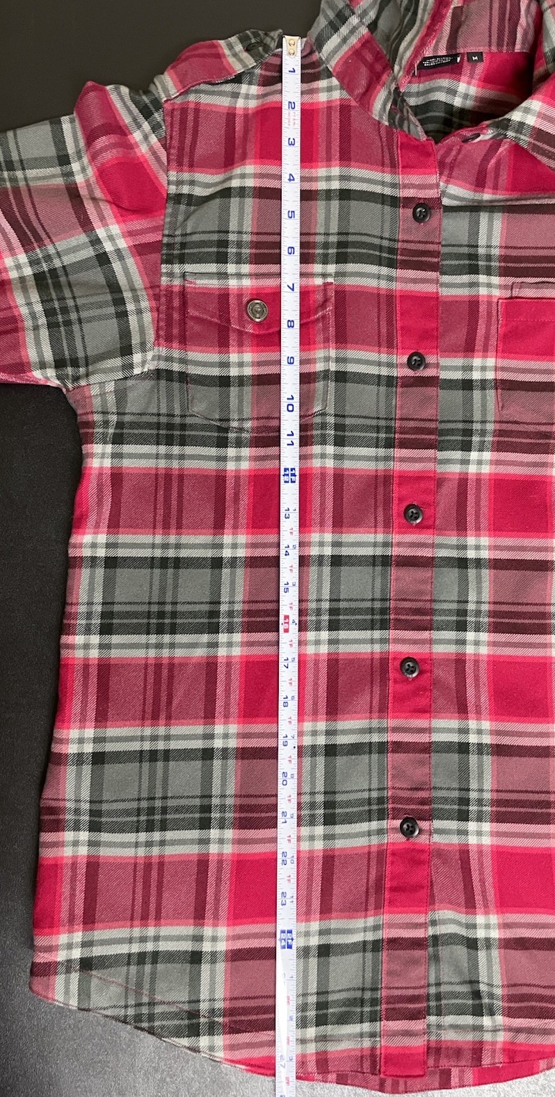 Roxy Flannel Shirt Womens M Red Gray Plaid Long Sleeve Button Up Pockets Collar
