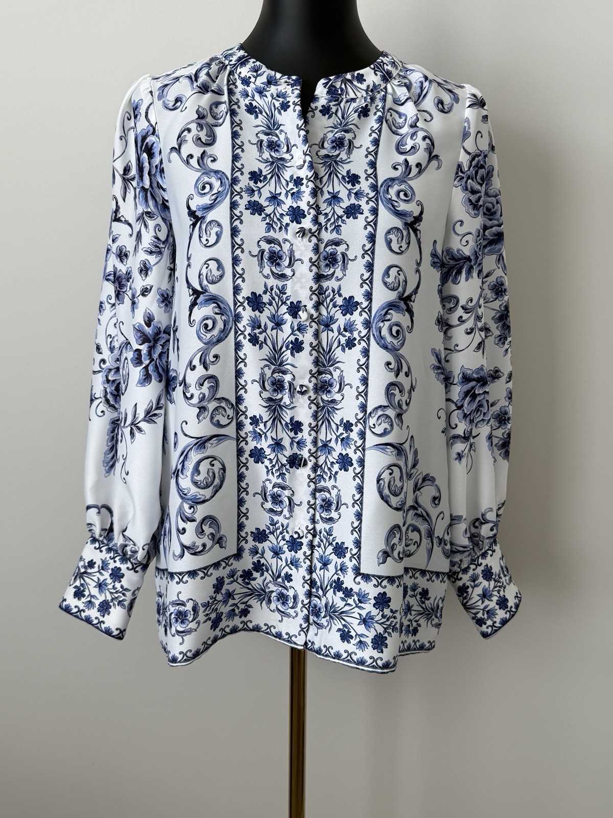 Alex Marie Wren Blue Scroll Button Front Blouse Women’s S NWOT Feminine Classic