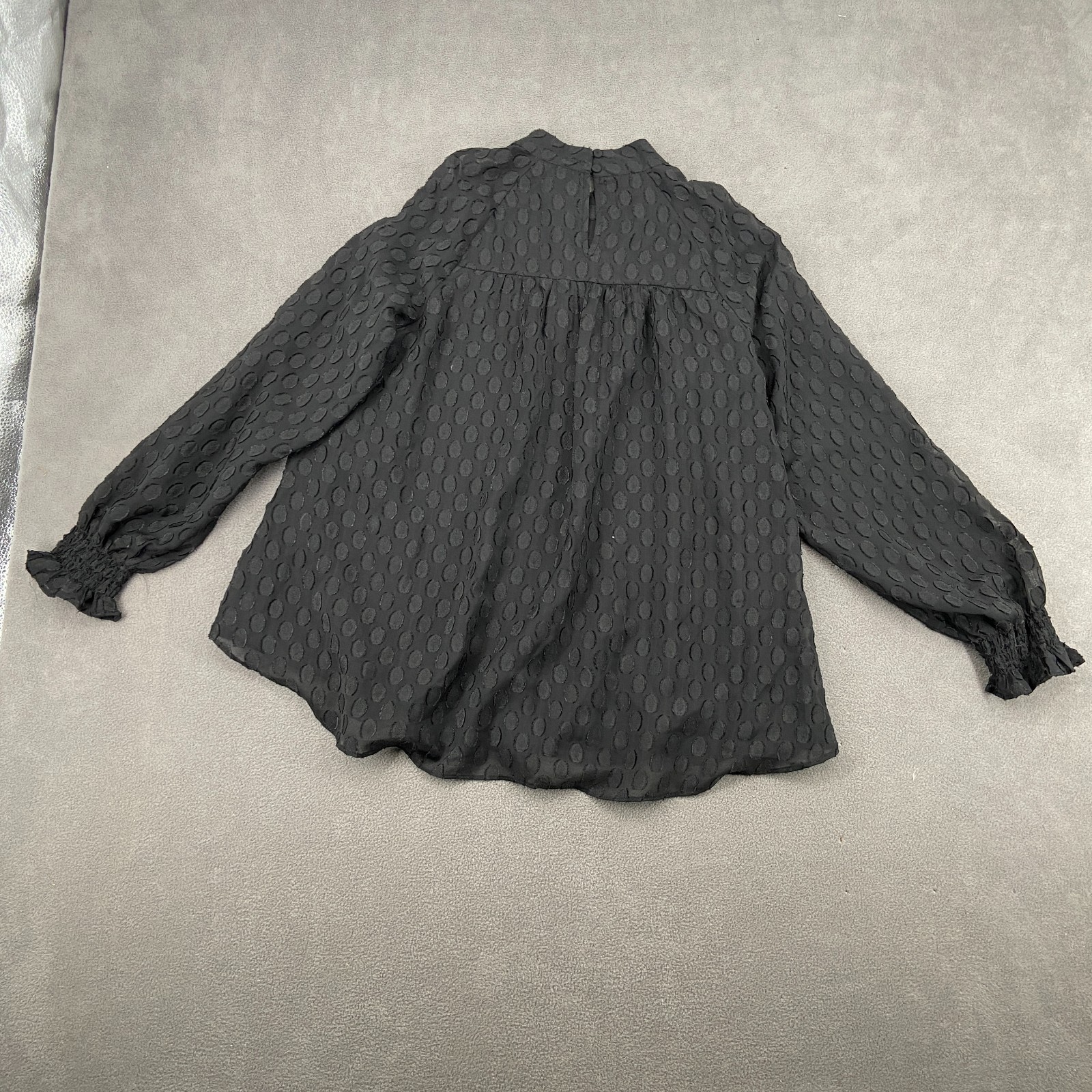 DR2 Blouse Top Womens Small Black Ruched Cuff Mock Neck Keyhole Back Round Hem