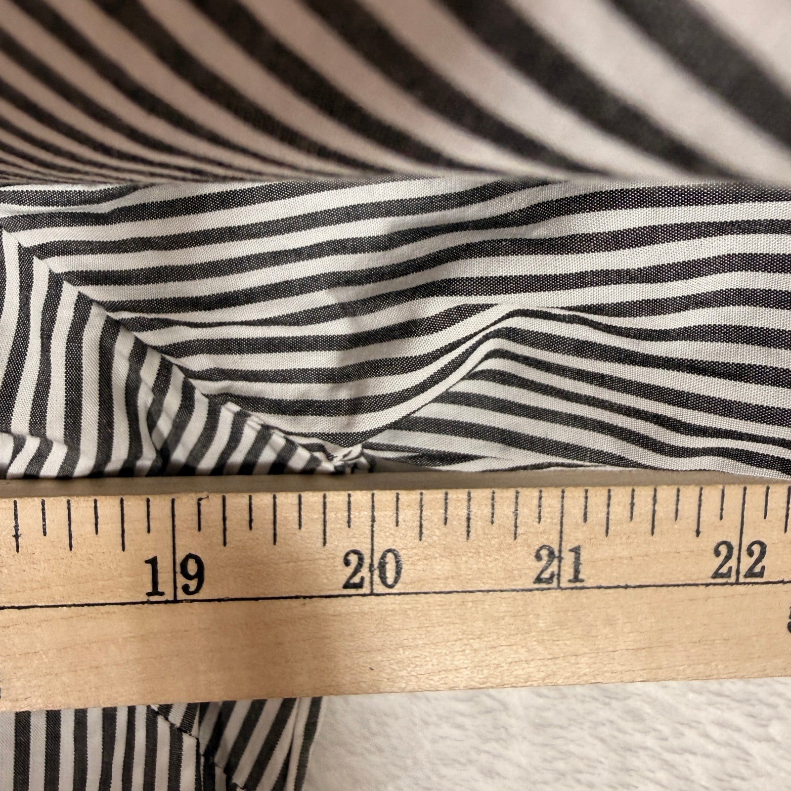 J.Crew Women Black White Striped Funnel Neck Button Shoulder Top AG686 Size 8
