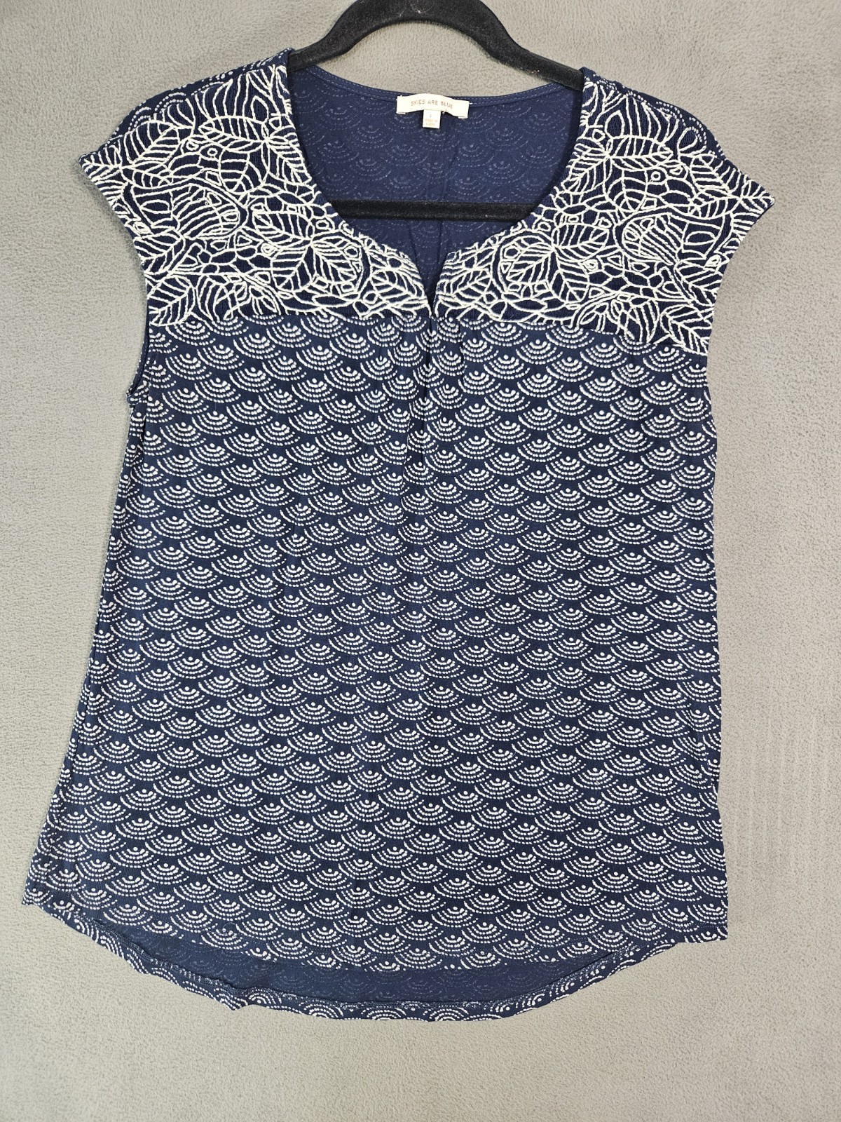 Skies Are Blue Womens Large Tee Shirt Vneck Embroidery Boho Blue Fans Cap Sleeve