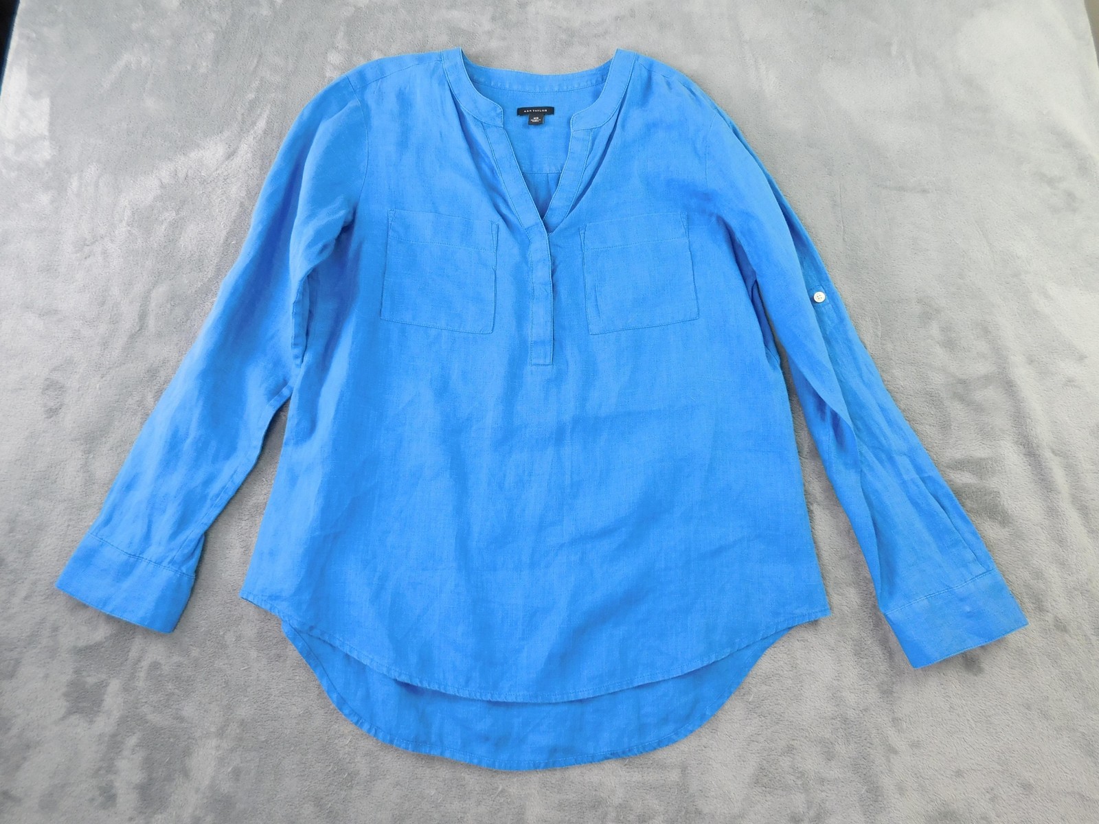 Ann Taylor Blouse Womens XS Blue Linen Long Sleeve V Neck Tunic Roll Tab Pockets