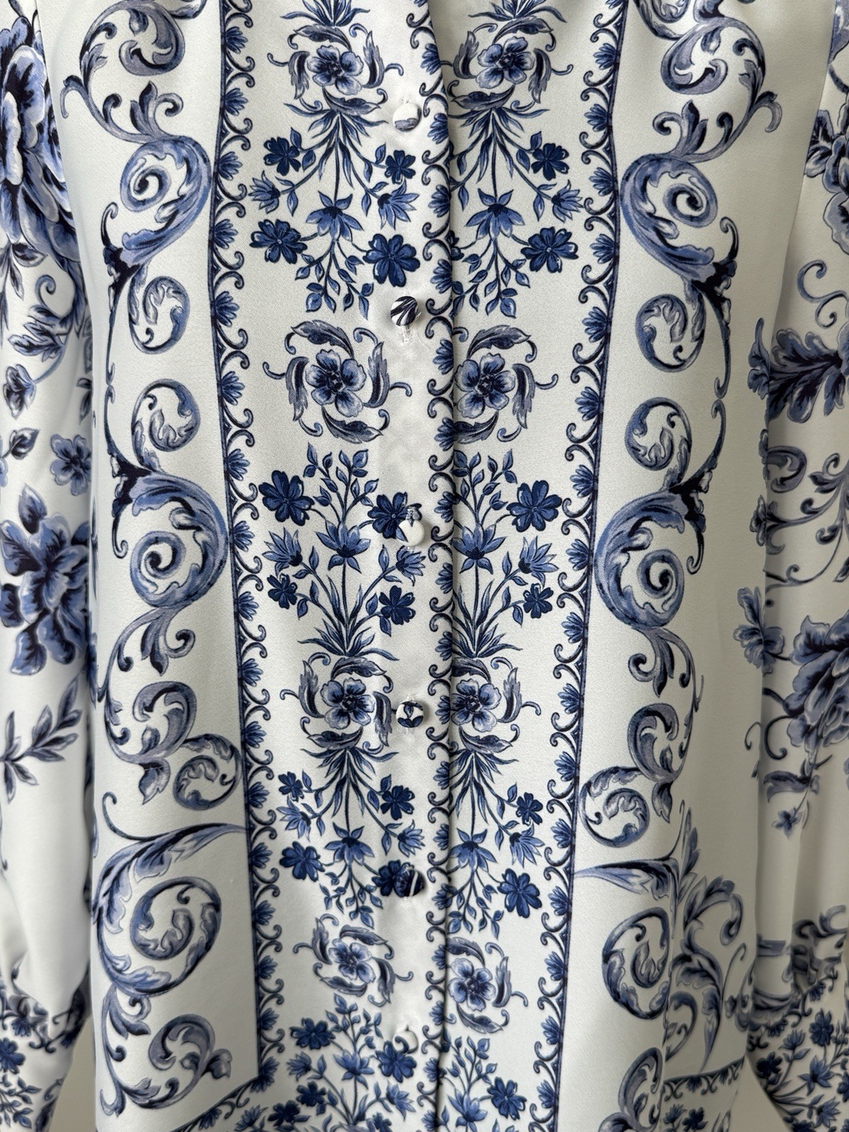 Alex Marie Wren Blue Scroll Button Front Blouse Women’s S NWOT Feminine Classic