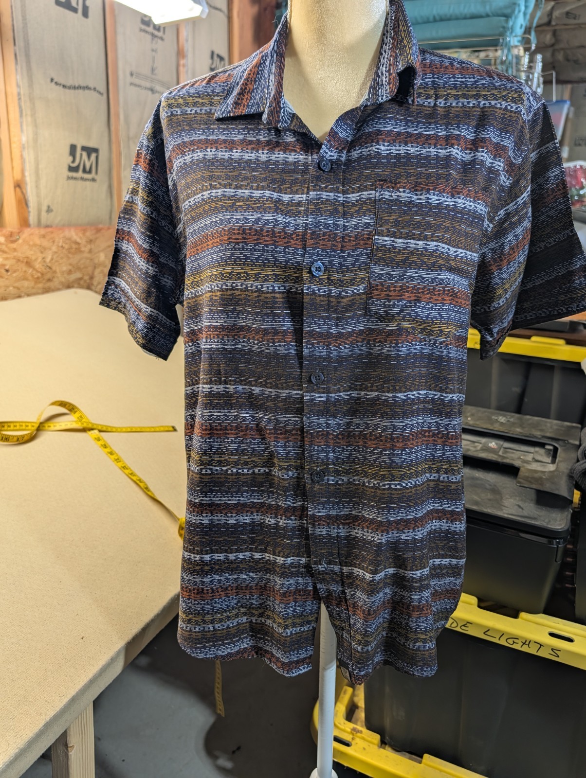 Lu La Roe Women’s Shirt Size S Multi Color Button Up Collared 100% Rayon