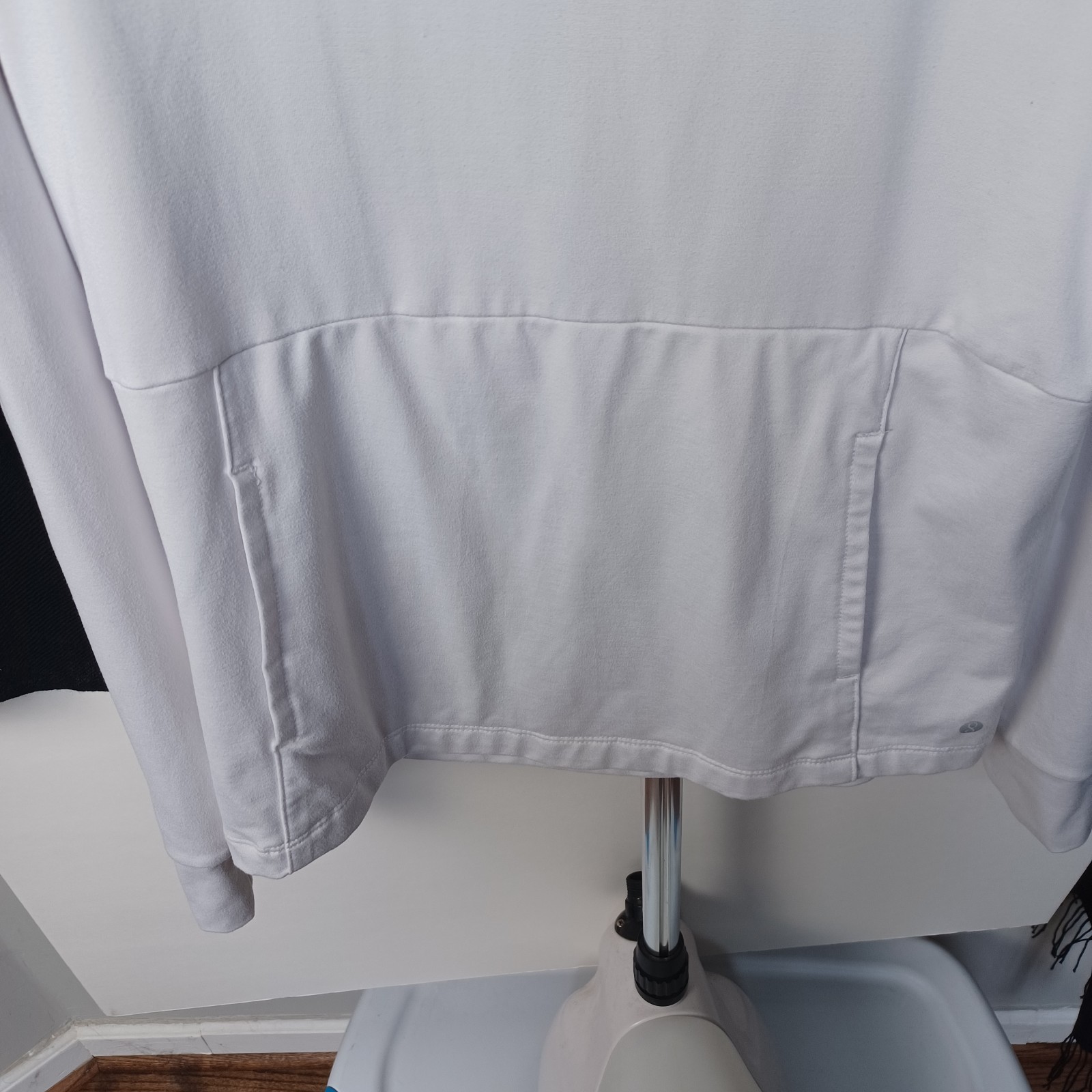 Layer 8 Womens S White Mock Neck Pullover Sweatshirt Activewear Kangaroo Pocket