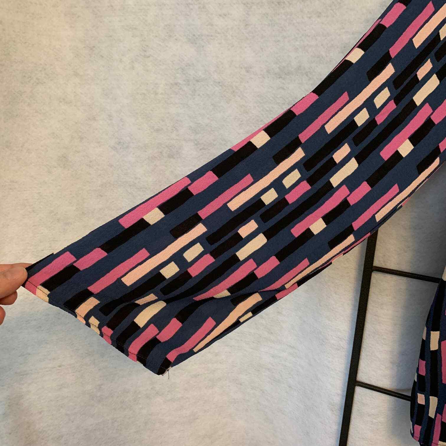 STUDIO B Pink/Blue/Black Blouse Rectangle Vertical Stripes Women’s Size XL