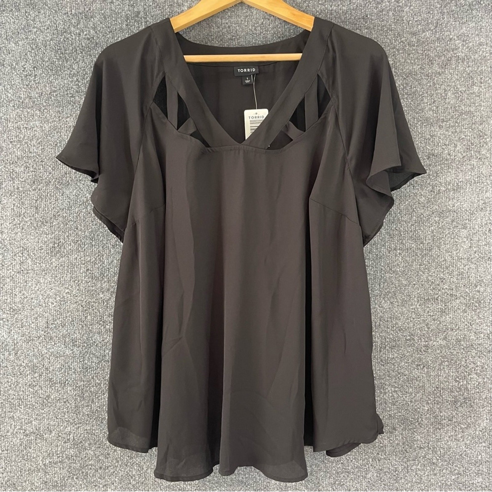 TORRID Womens Cage Front Top Size 1X Black Short Flutter Sleeve Office Neutral