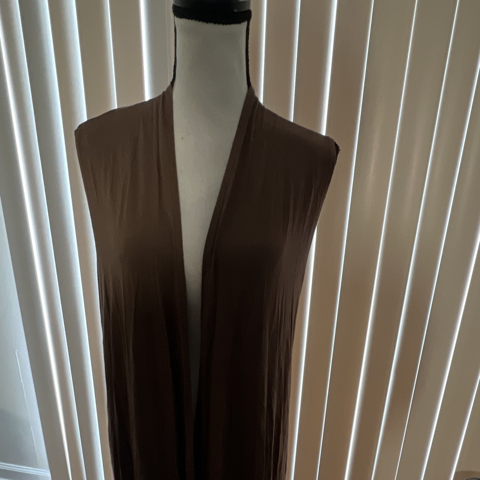 Azules USA Women’s Brown Solid V-Neck Sleeveless Open Front Long Cardigan S