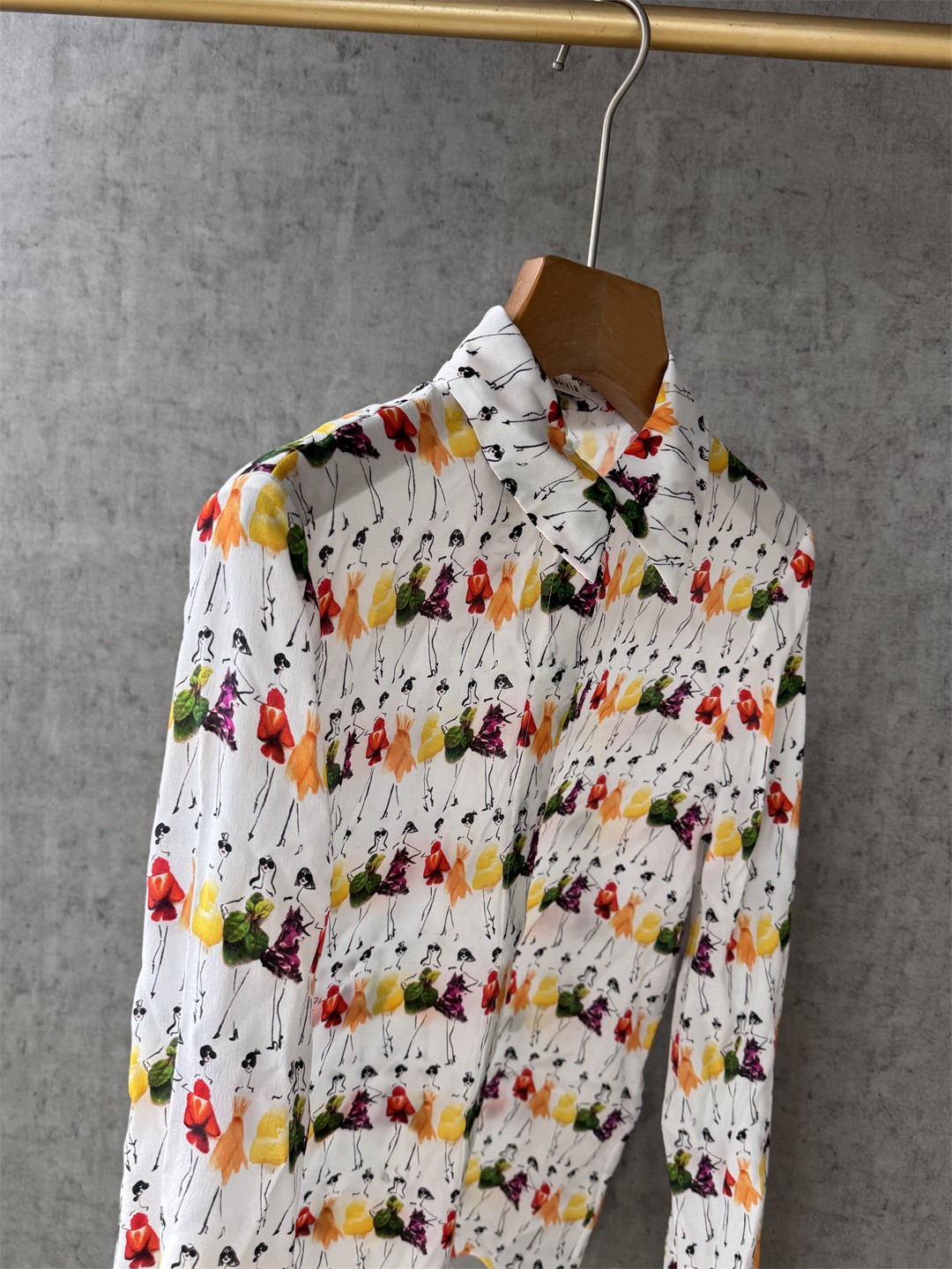 Women Alice + Olivia Silk Floral Classic Beauty Lapel Long Sleeve Button Blouse