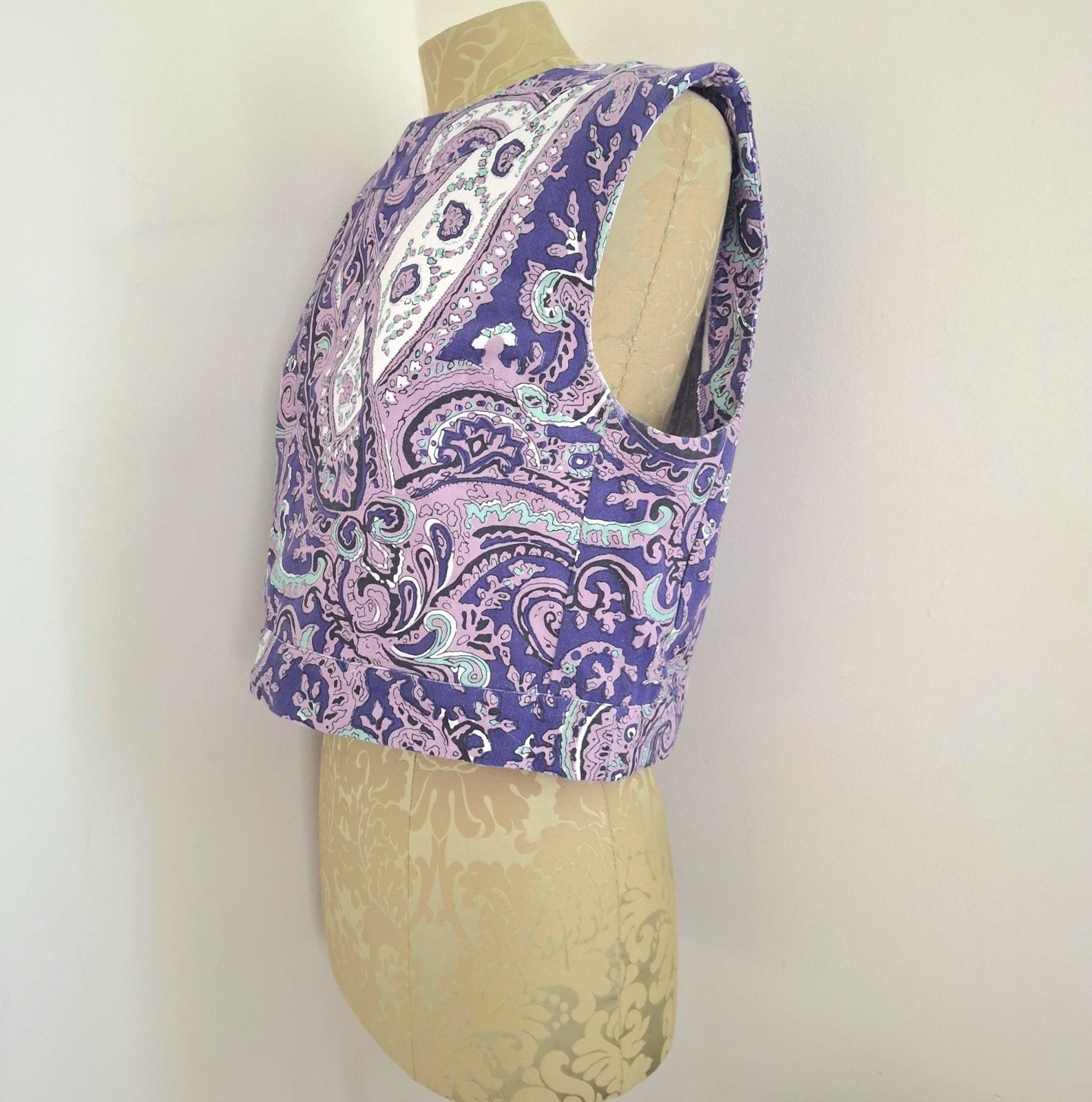 Julia Armory Purple Paisley Structured Cropped Cotton Blouse Small Preppy Luxury