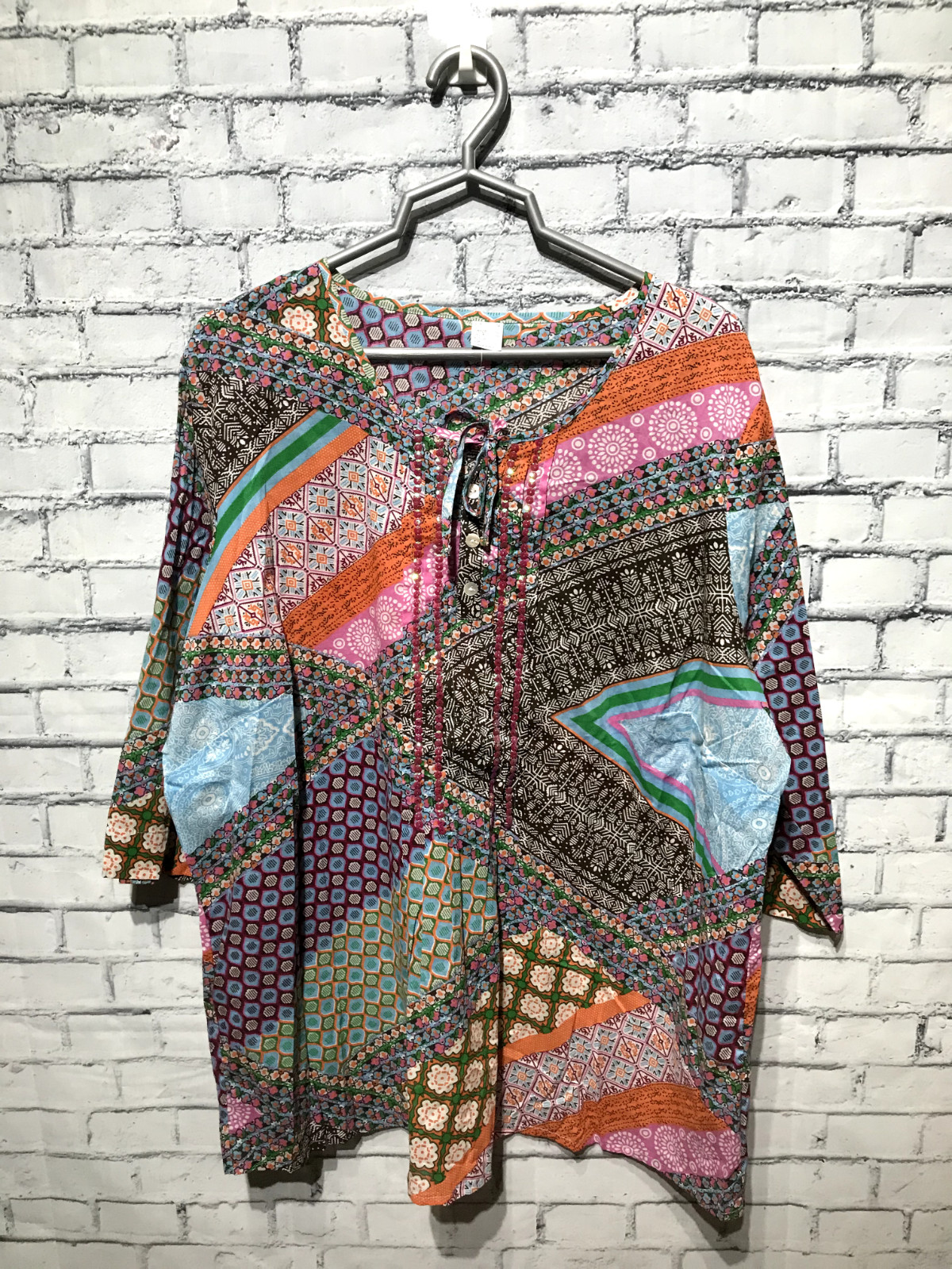 NEW, Women Size:20, Colorful Pleated Sequin Lightweight Short Sleeve Tunic
