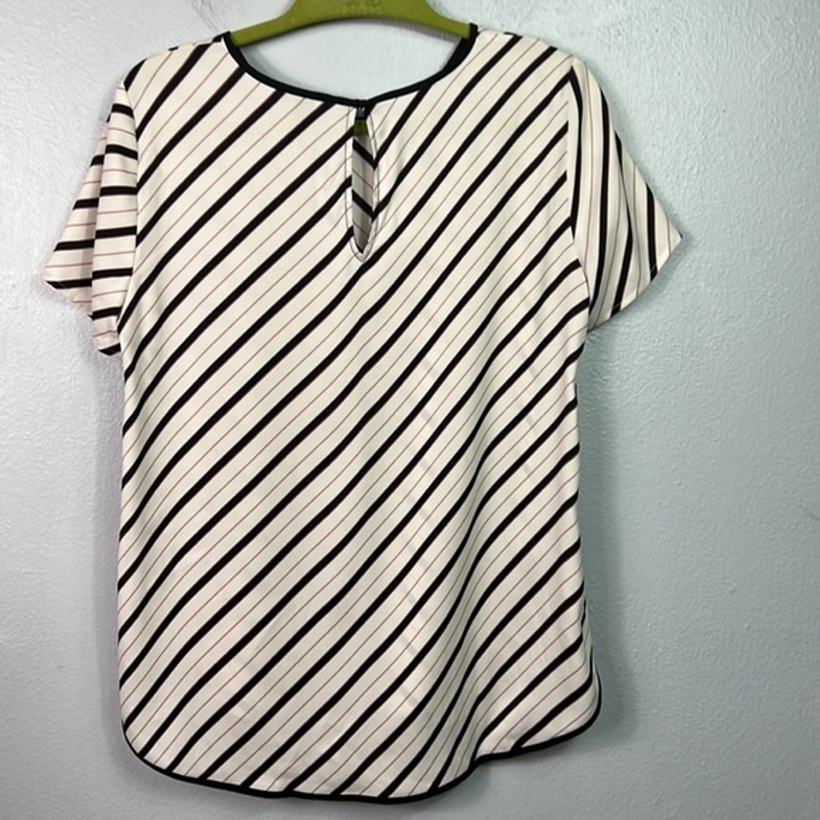Ann Taylor Diagonal Stripe Navy Blue & Cream Cap Sleeve Top Small