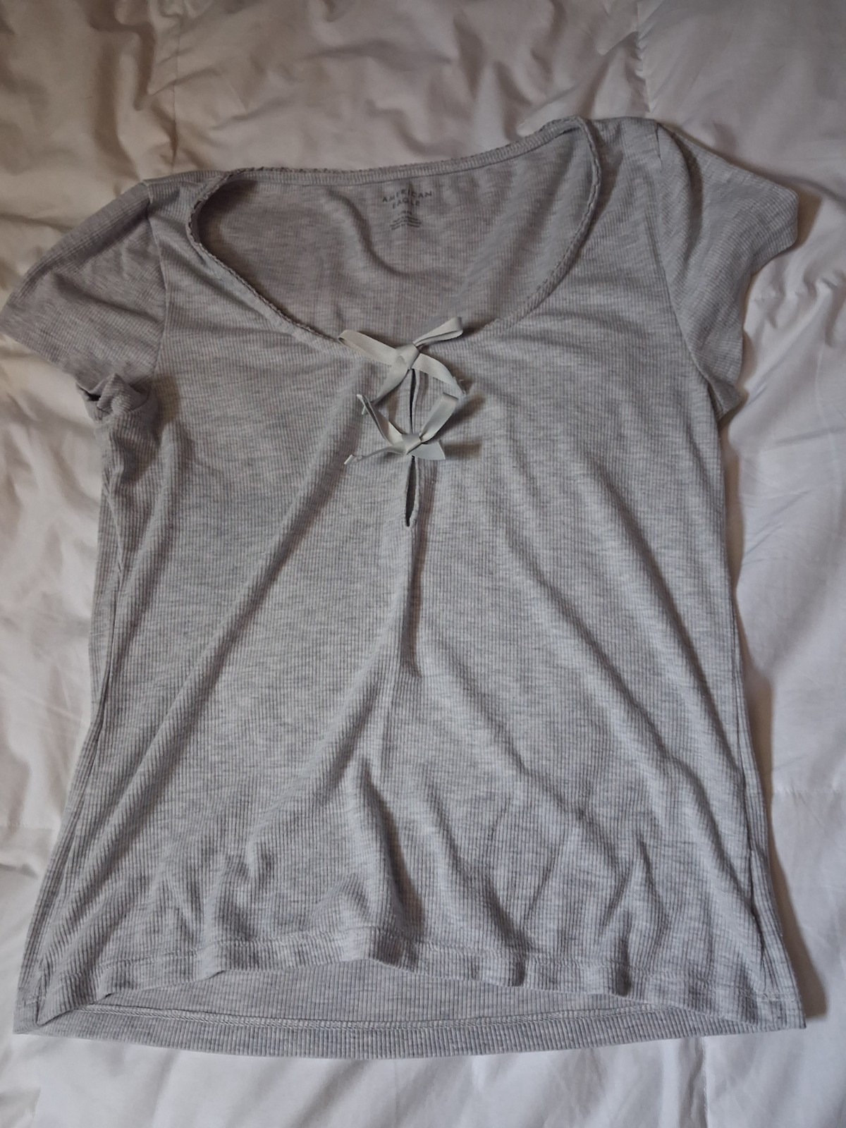 American Eagle Womens Gray V-neck Shirt With Little Bows, Classic Fit, Size LG