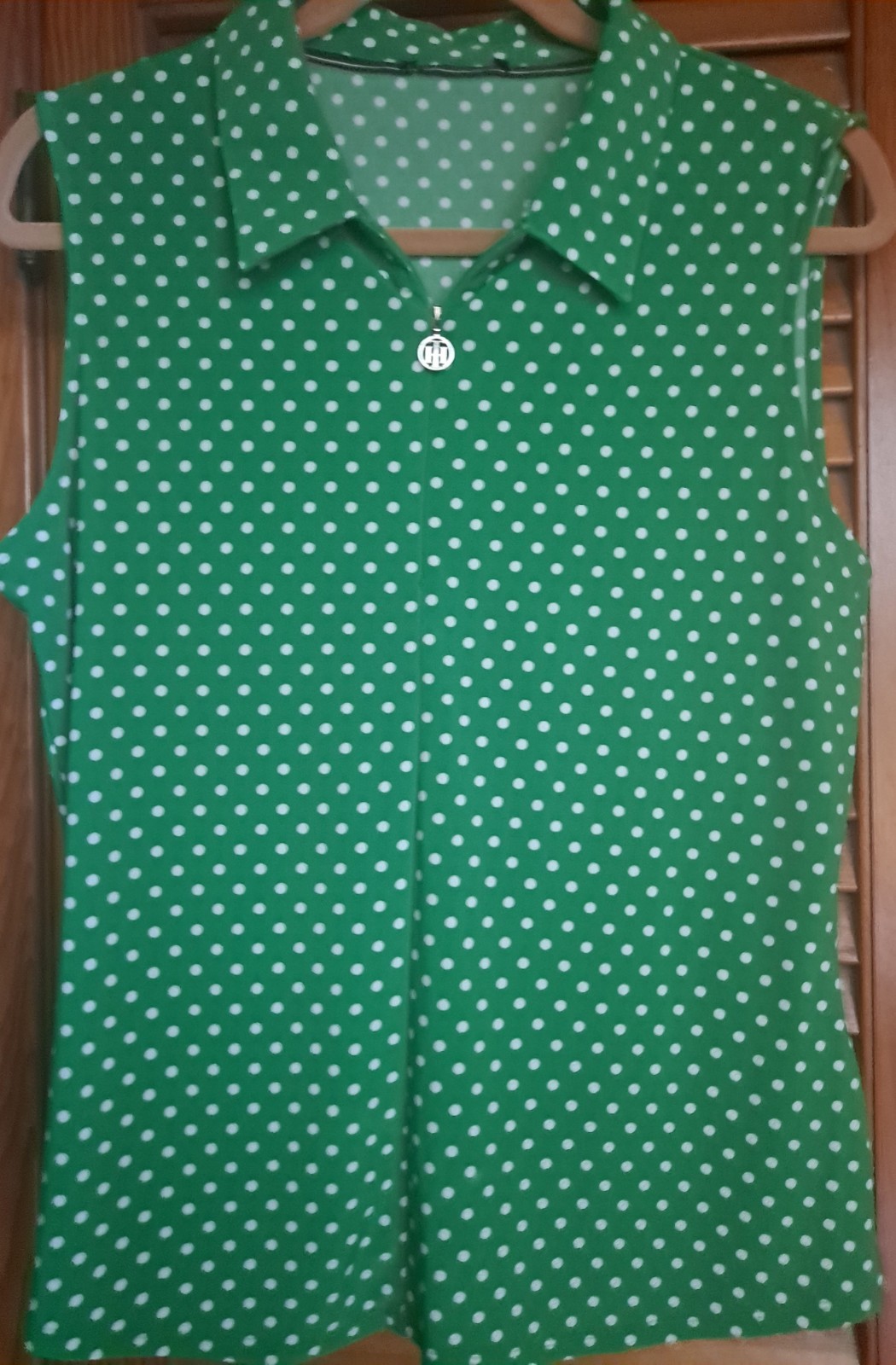 Tommy Hilfiger Women’s Kelly Green White Poka Dot Sleeveless Golf Top Large
