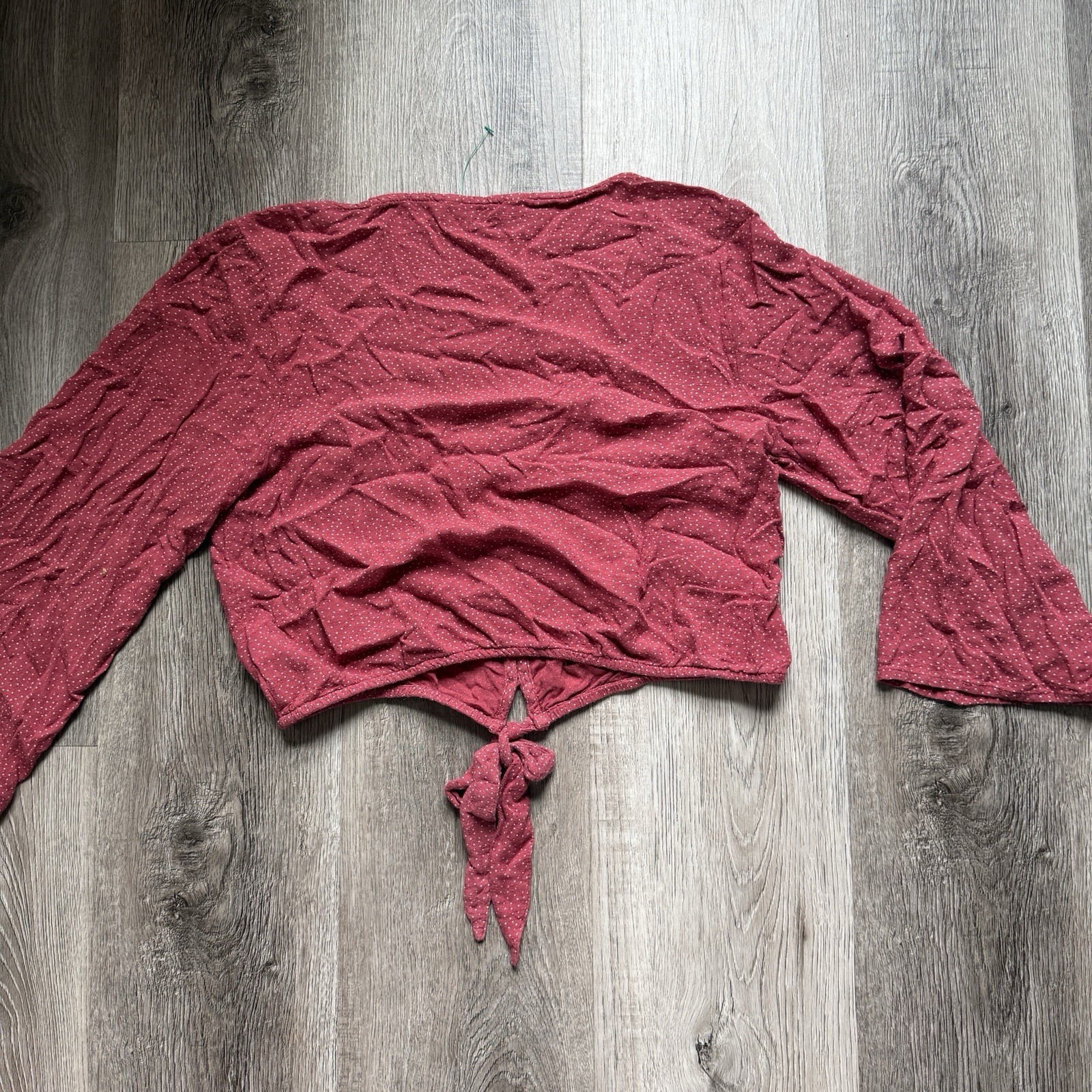 American Eagle Outfitters Women’s Red Polka Dot V-Neck Cropped Blouse S – A0081