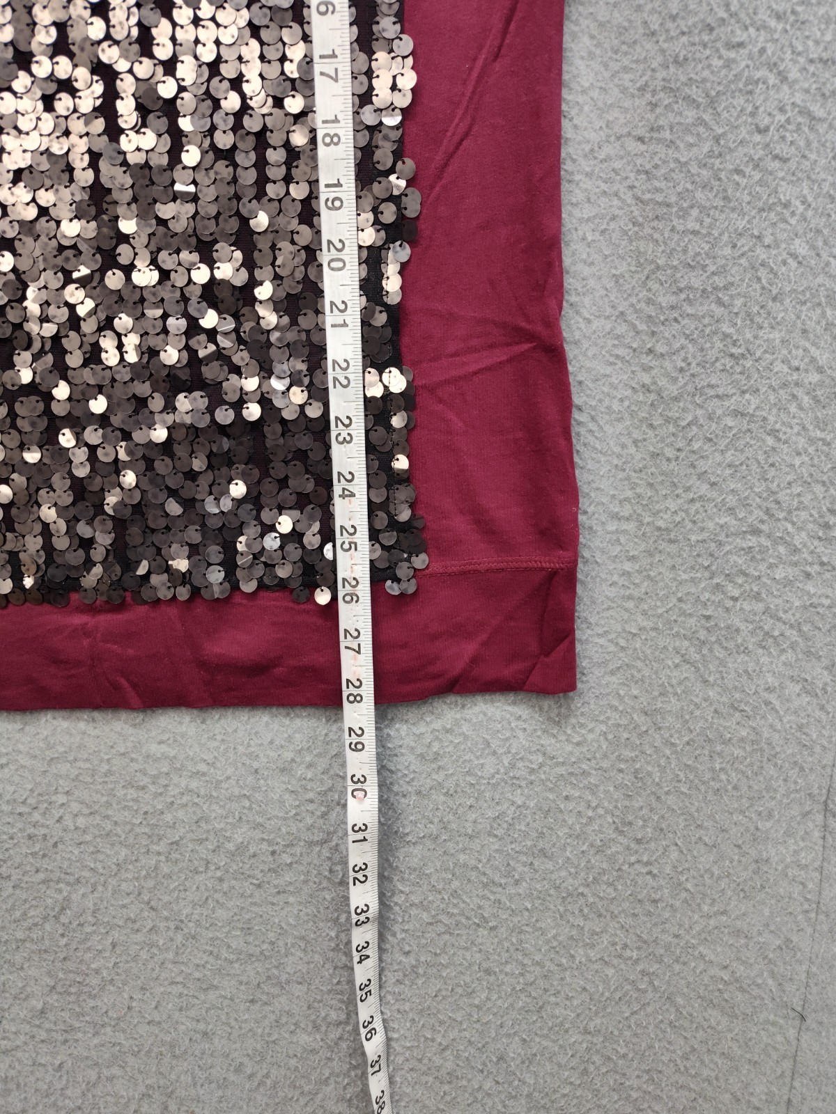 Simply Vera Vera Wang Women Tank Top XS Red Sequin Crew Neck Pullover Comfort