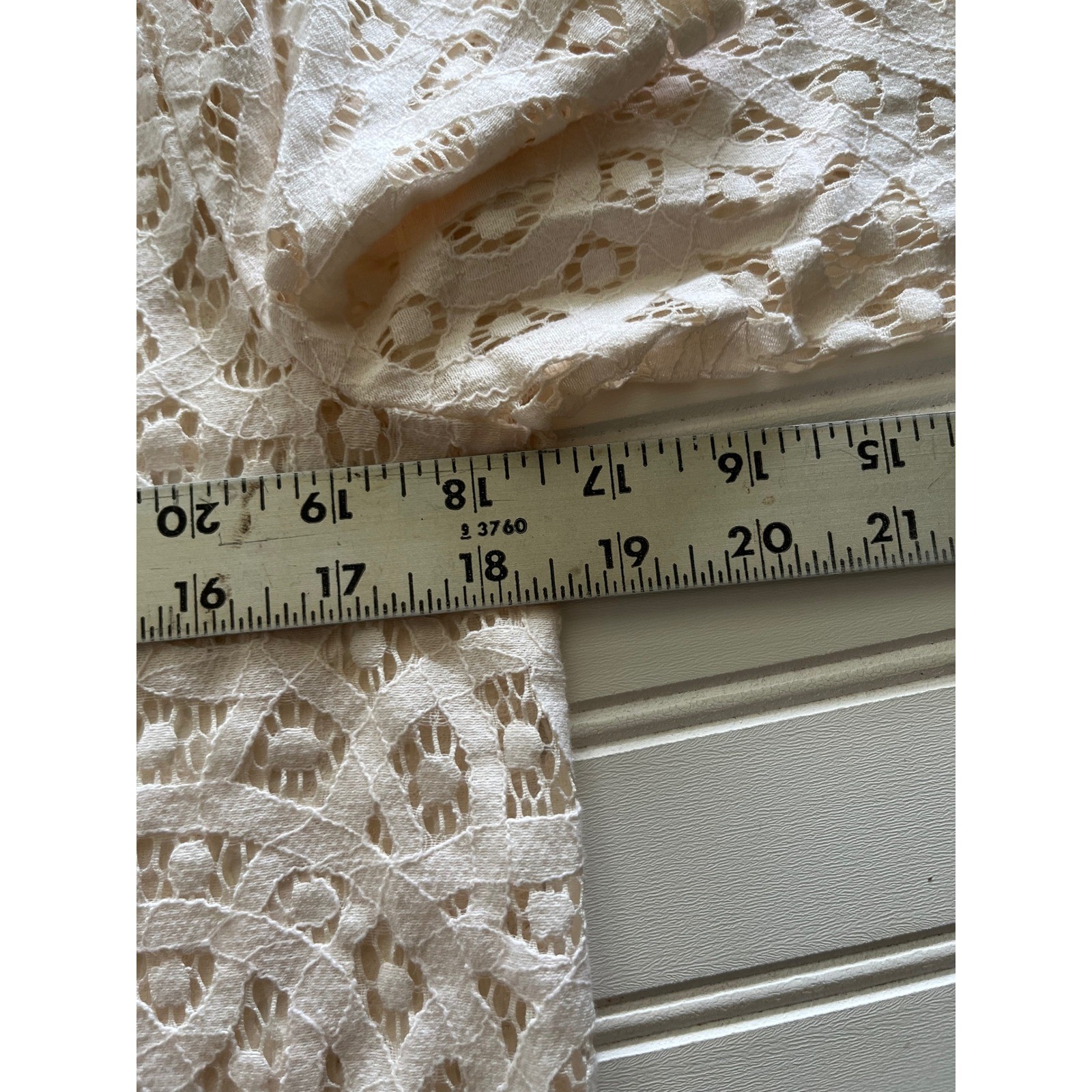 LOFT Cream Lace Blouse 3/4 Sleeve Boat Neck Geometric Floral Top Womens Small