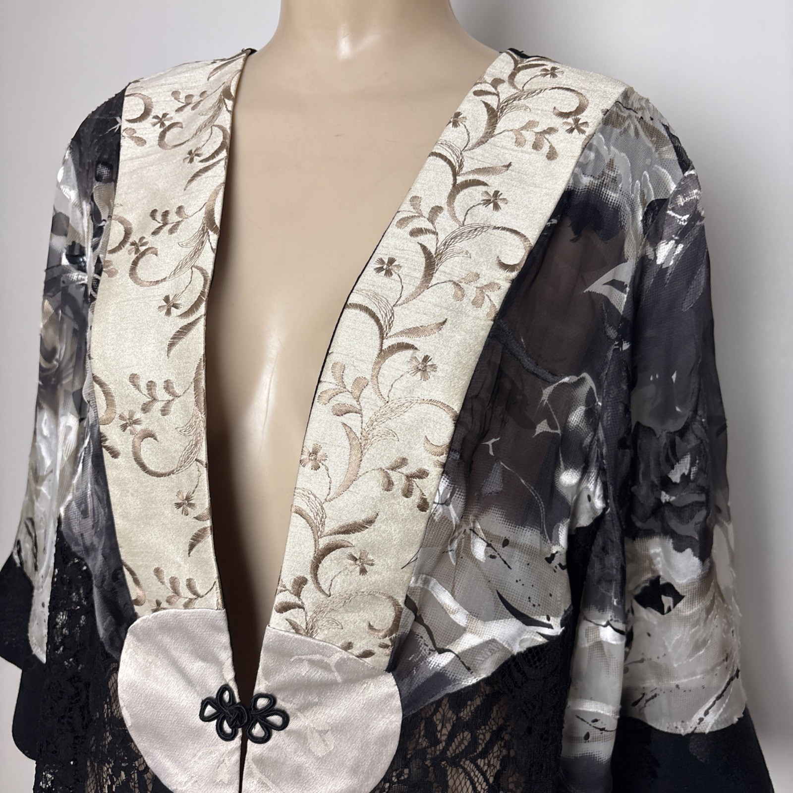 Violet Kay / Spencer Alexis Size L Black Ivory Mixed Fabric Topper Jacket blouse