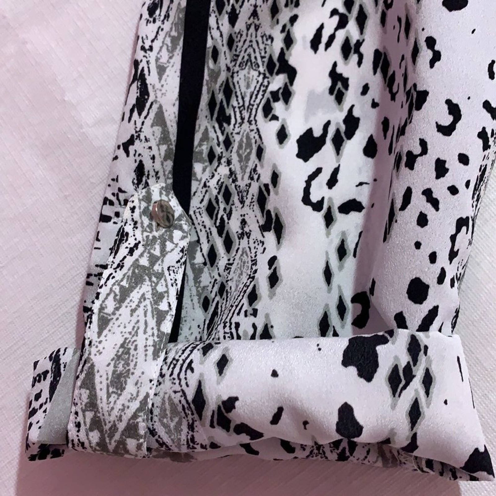 Abstract pattern blouse shirt top zip animal print roll-up sleeve petite medium