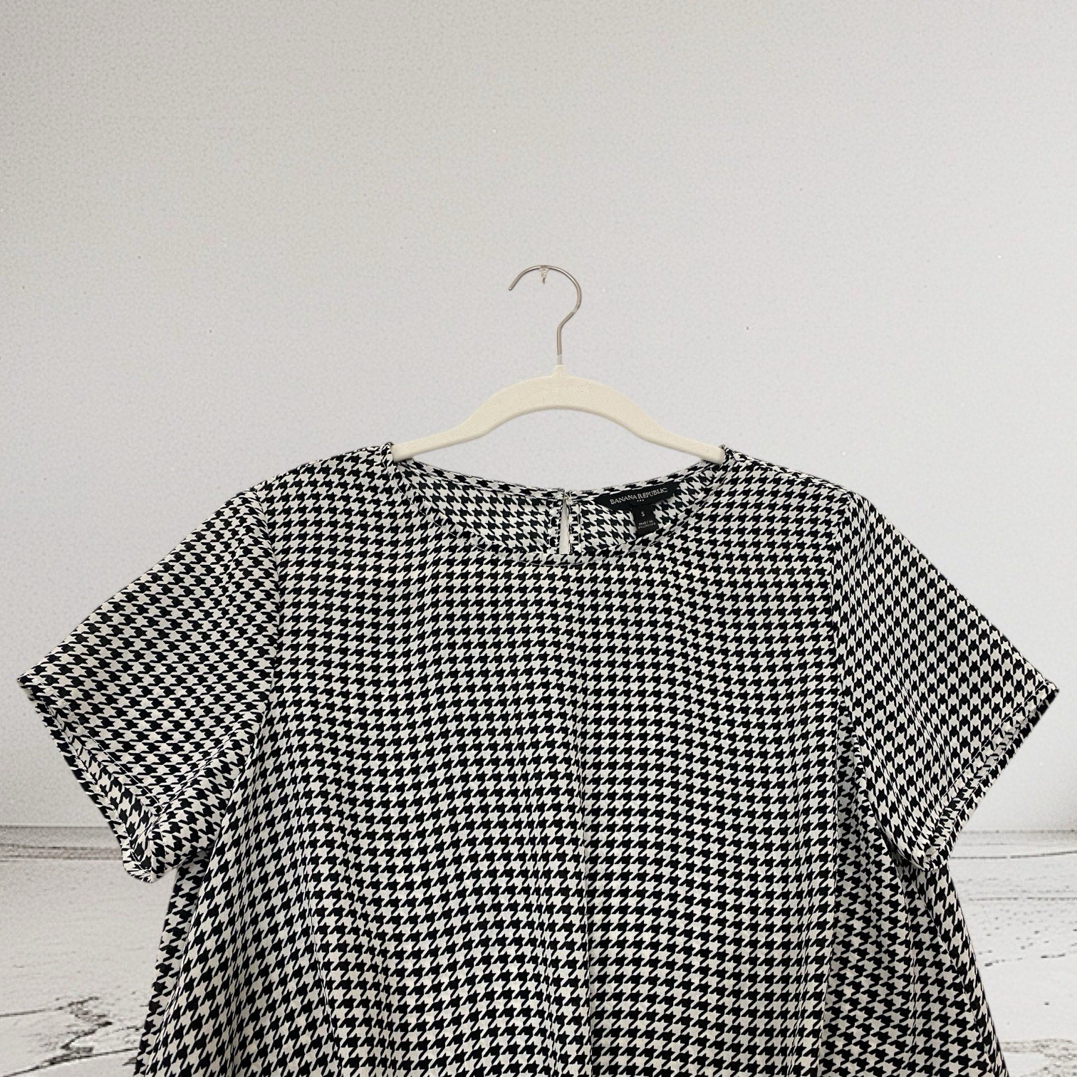 Banana Republic Houndstooth Twist Front Top Size Medium Summer Preppy Chic