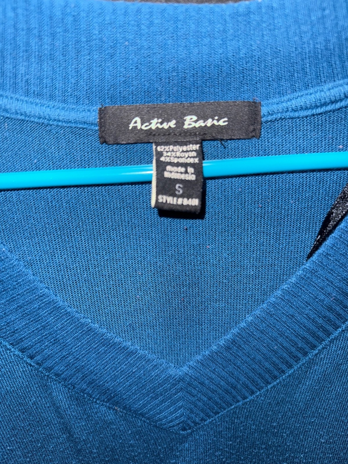 Active Basic Women’s Blue V-Neck Long Sleeve Sweater Size S