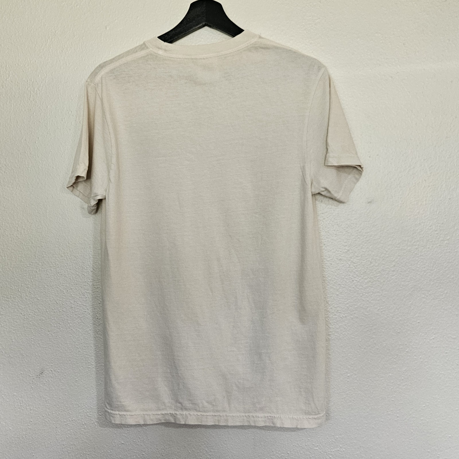 ​Disney Pixar Ratatouille Gusteau’s Graphic Tee Comfort Colors Ivory Size Small