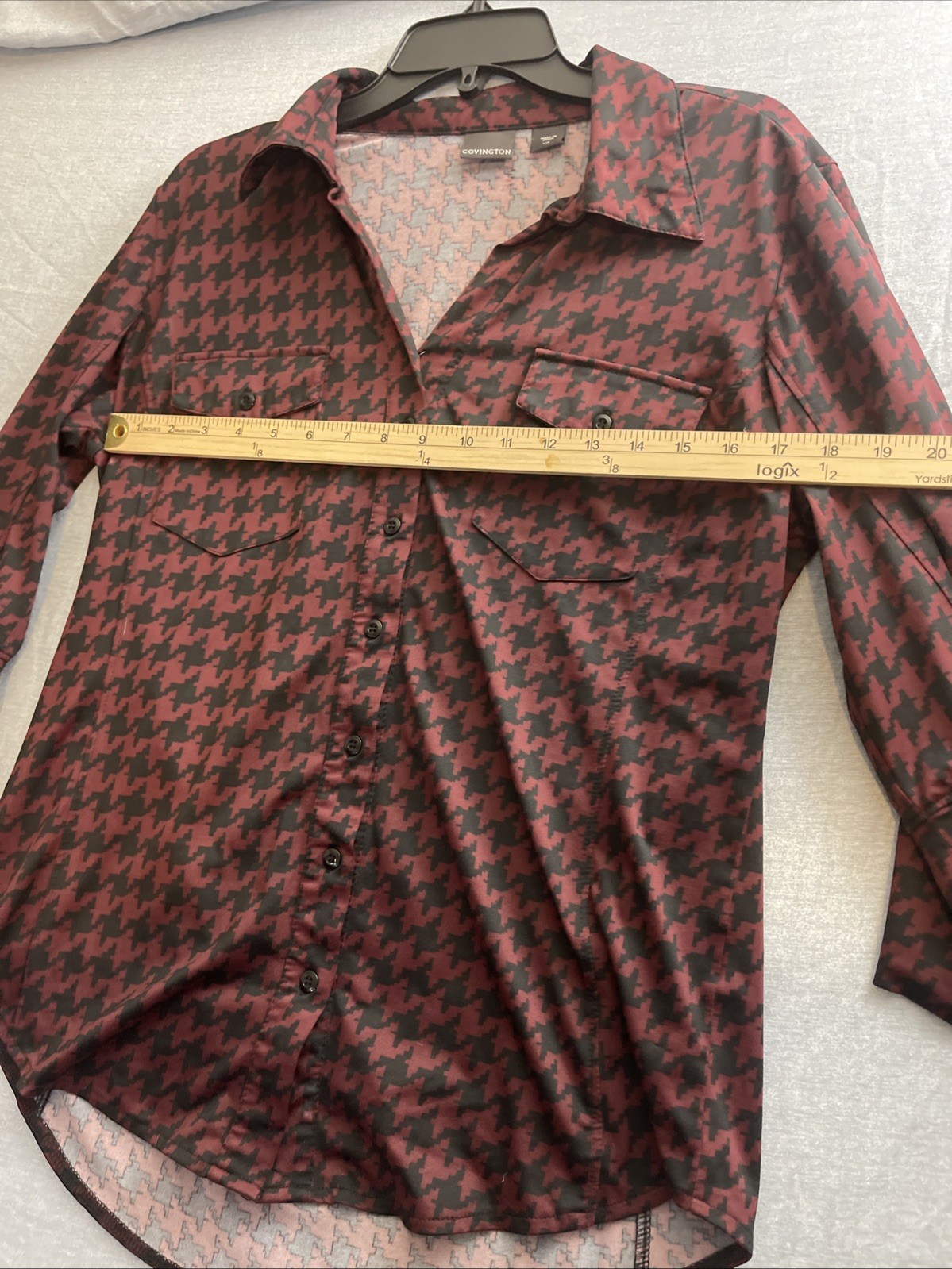 Covington Burgundy Houndstooth Button Down Large Top