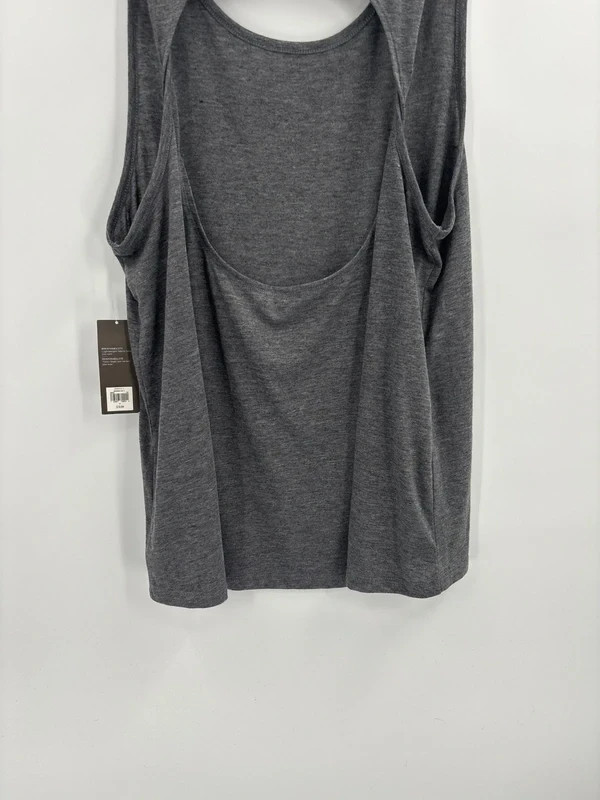 Old Navy Active Womens XL Go-Dry Loose Fit Open Back Tanktop New With Tags Athle