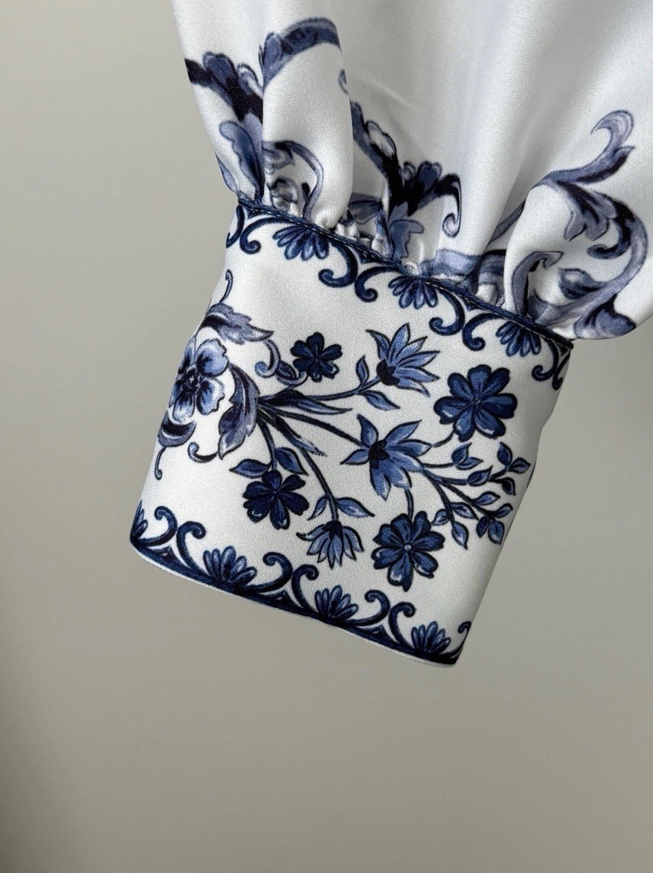 Alex Marie Wren Blue Scroll Button Front Blouse Women’s S NWOT Feminine Classic